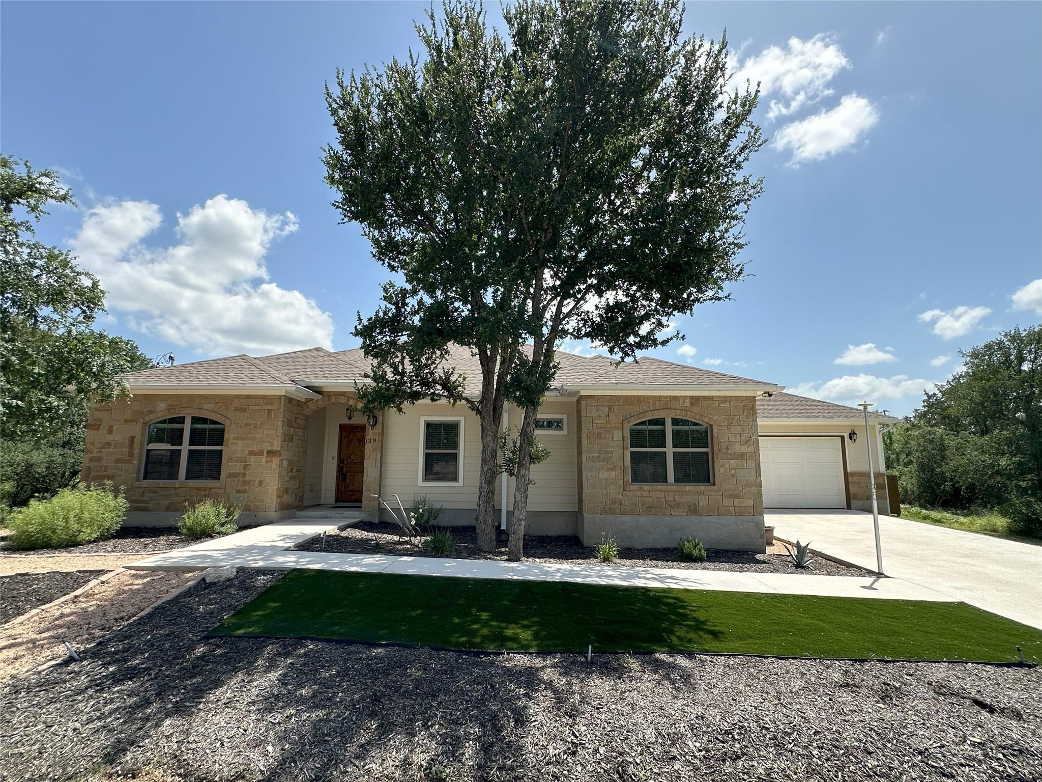 139 W Maple Dr, Granite Shoals, TX 78654