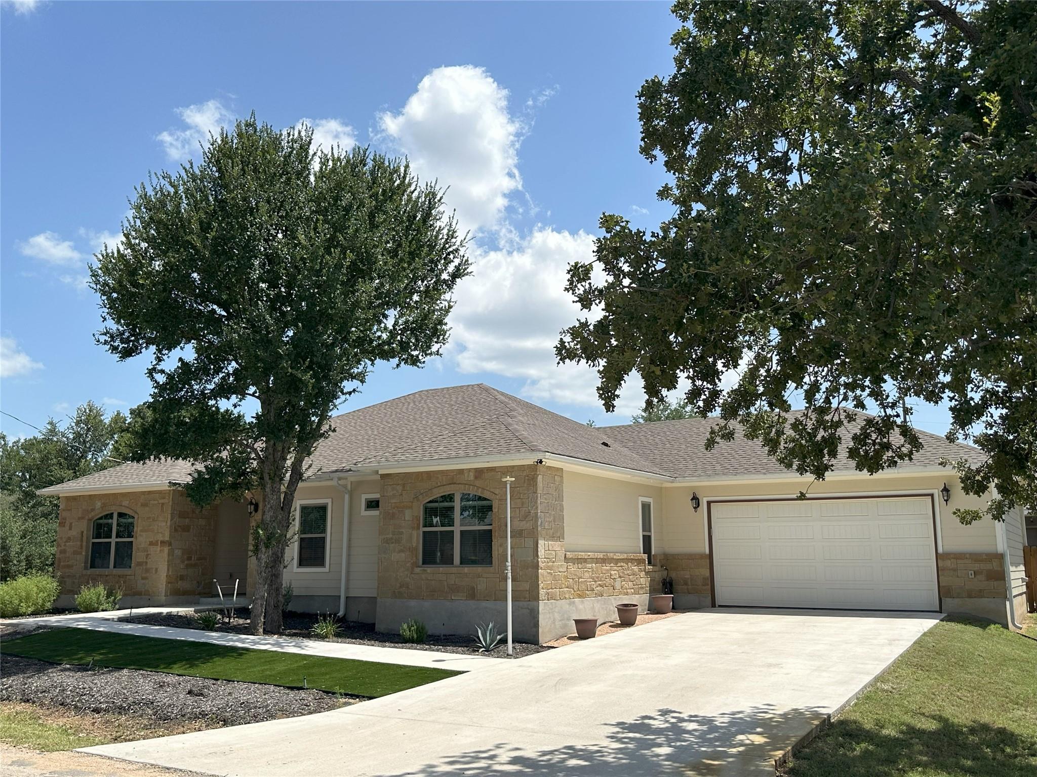 139 W Maple Dr, Granite Shoals, TX 78654
