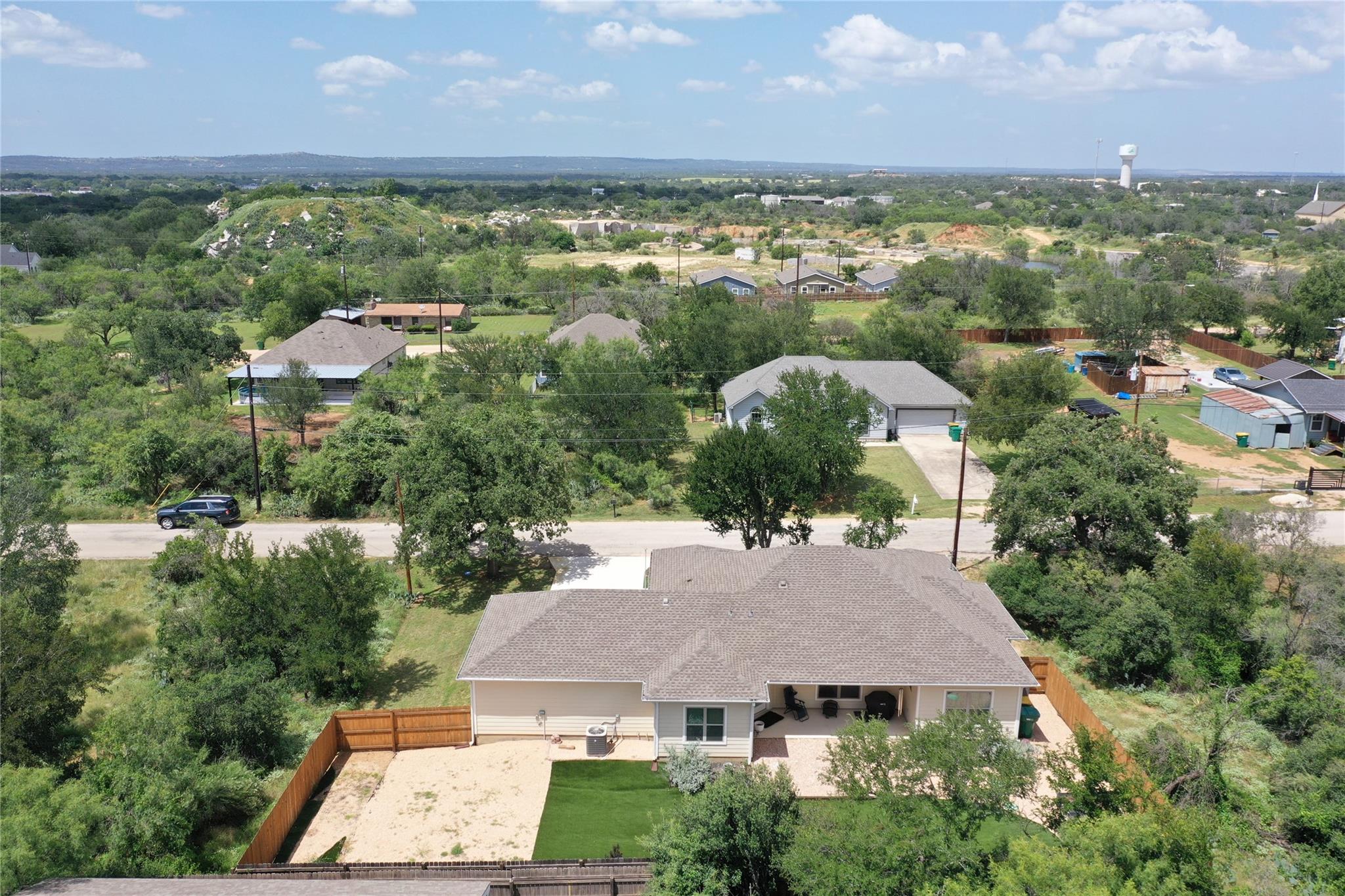 139 W Maple Dr, Granite Shoals, TX 78654