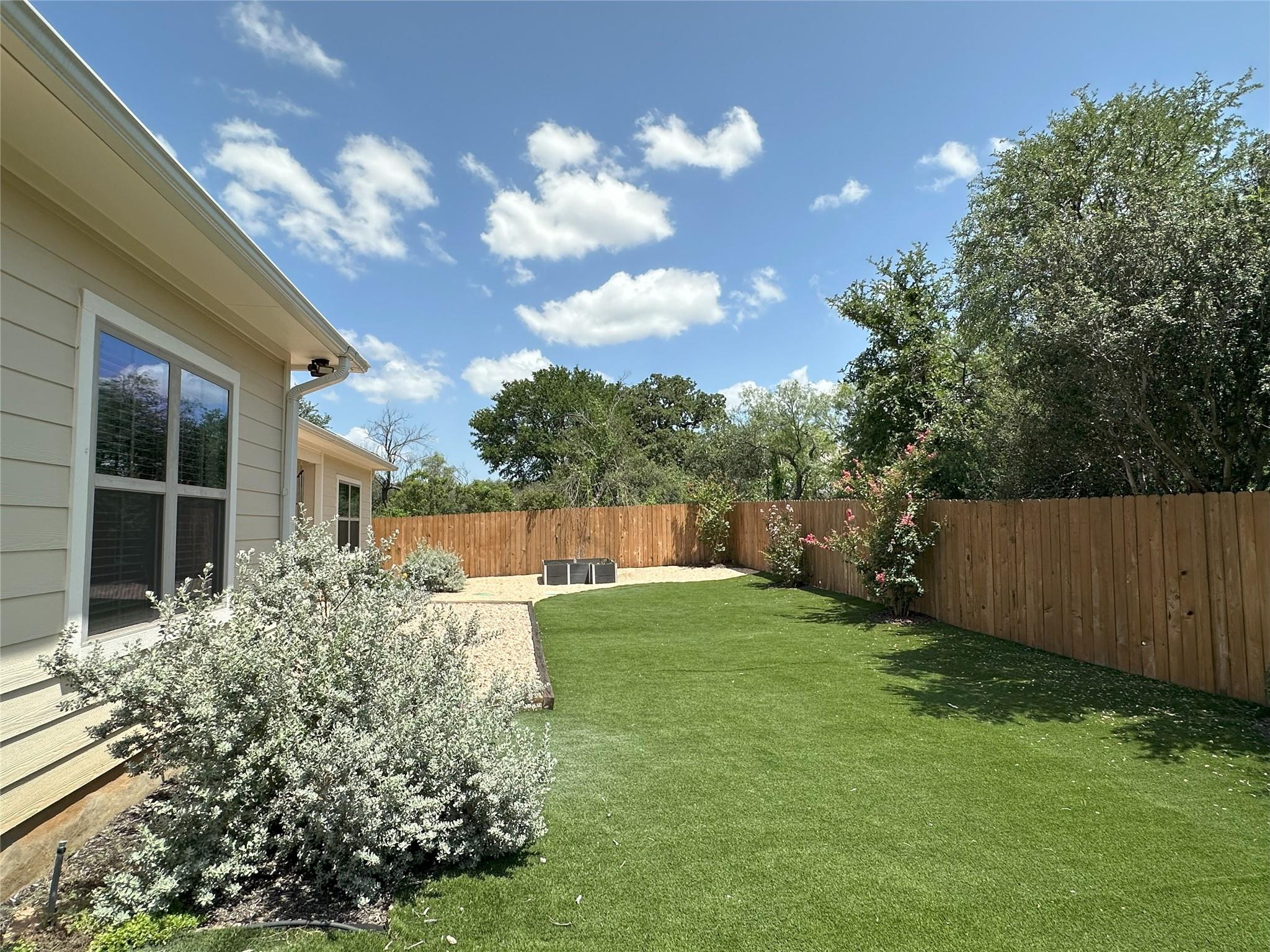 139 W Maple Dr, Granite Shoals, TX 78654