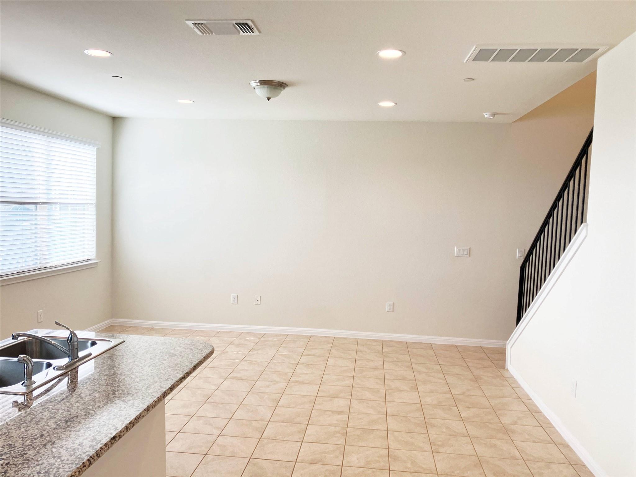 1001 Zodiac Ln # 23, Round Rock, TX 78665