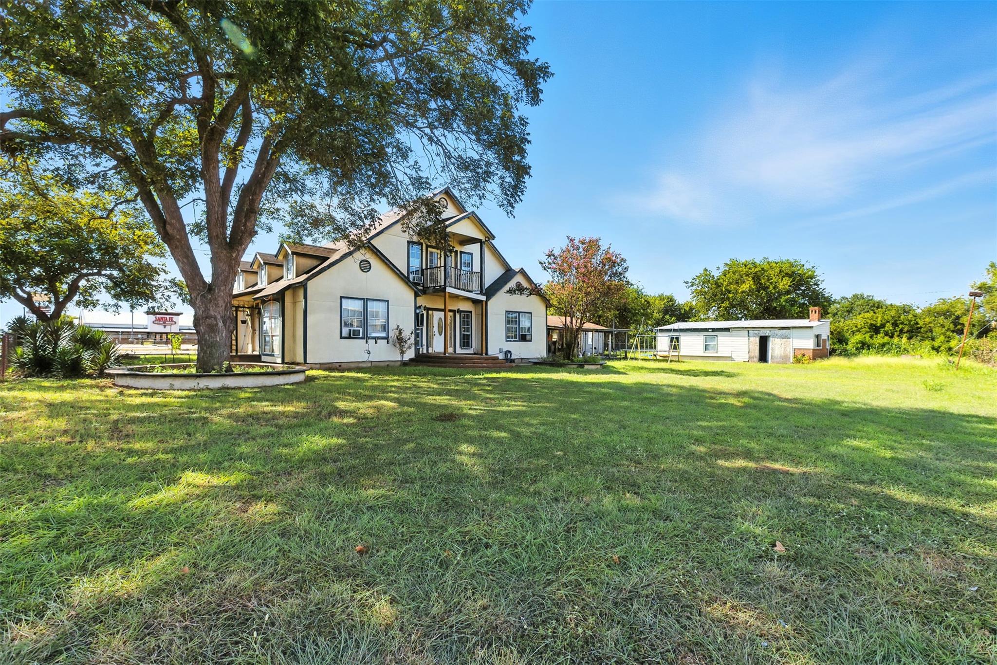 497 W Austin St, Giddings, TX 78942