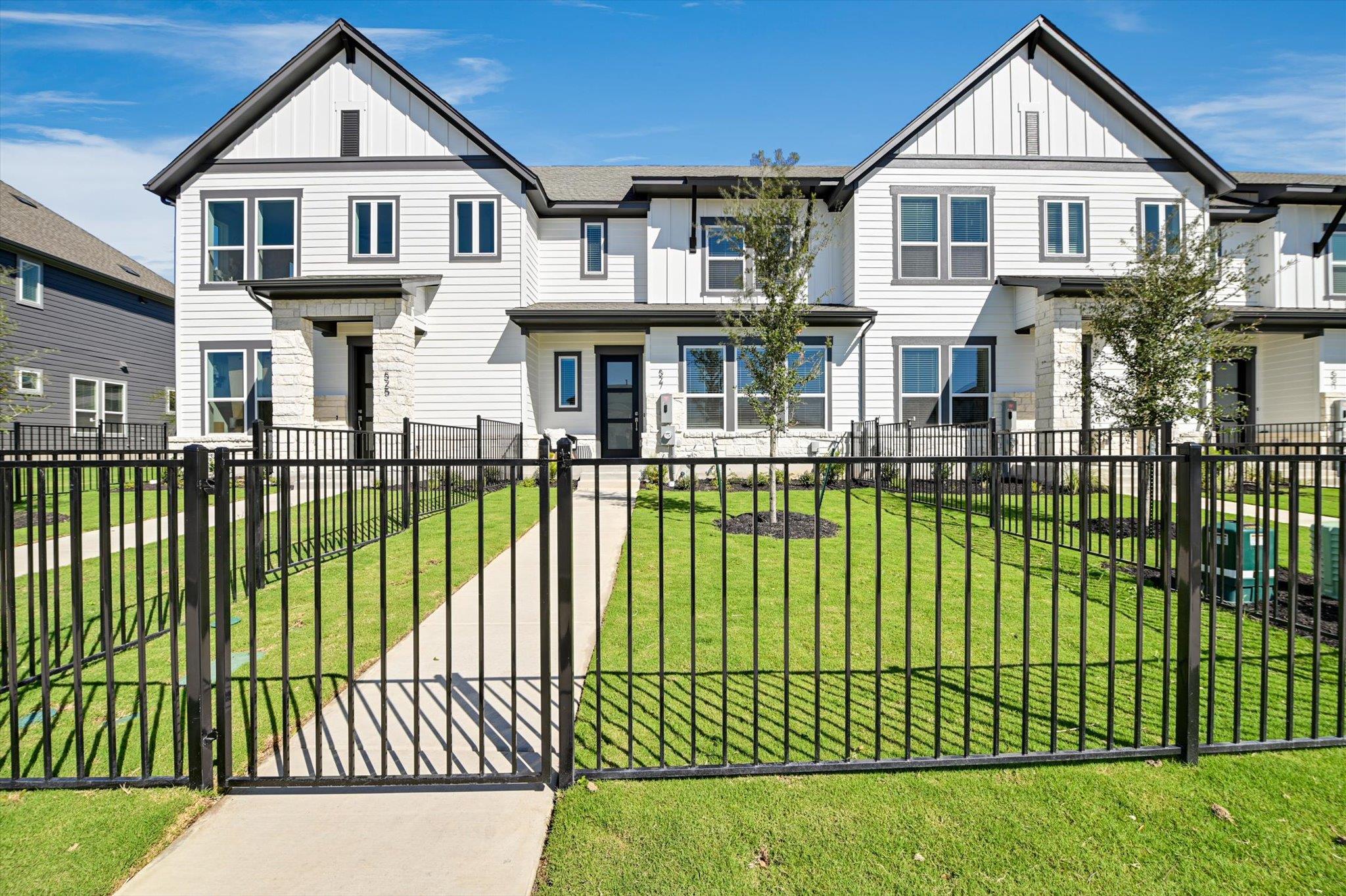 527 Emory Crossing Blvd, Hutto, TX 78634