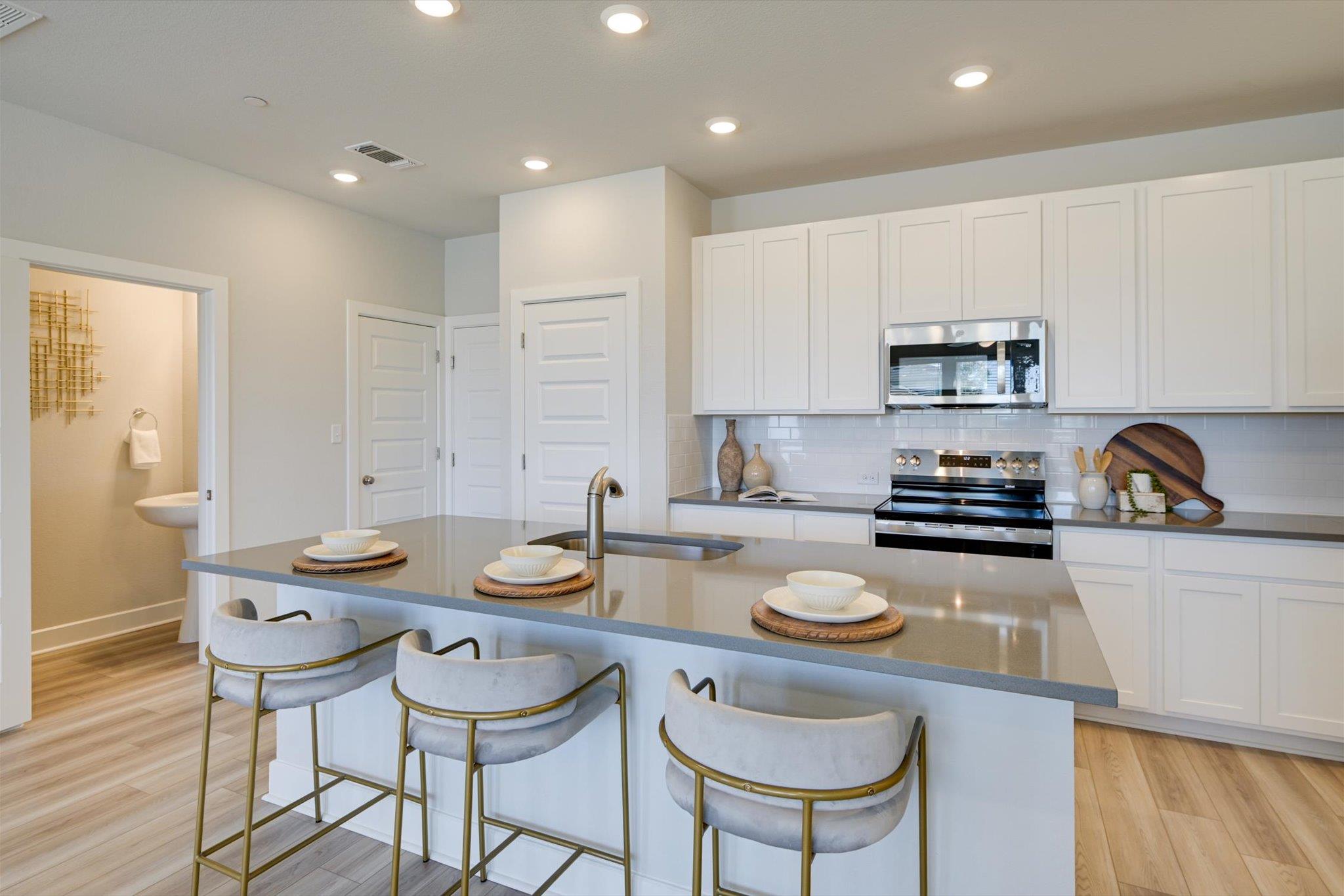 527 Emory Crossing Blvd, Hutto, TX 78634