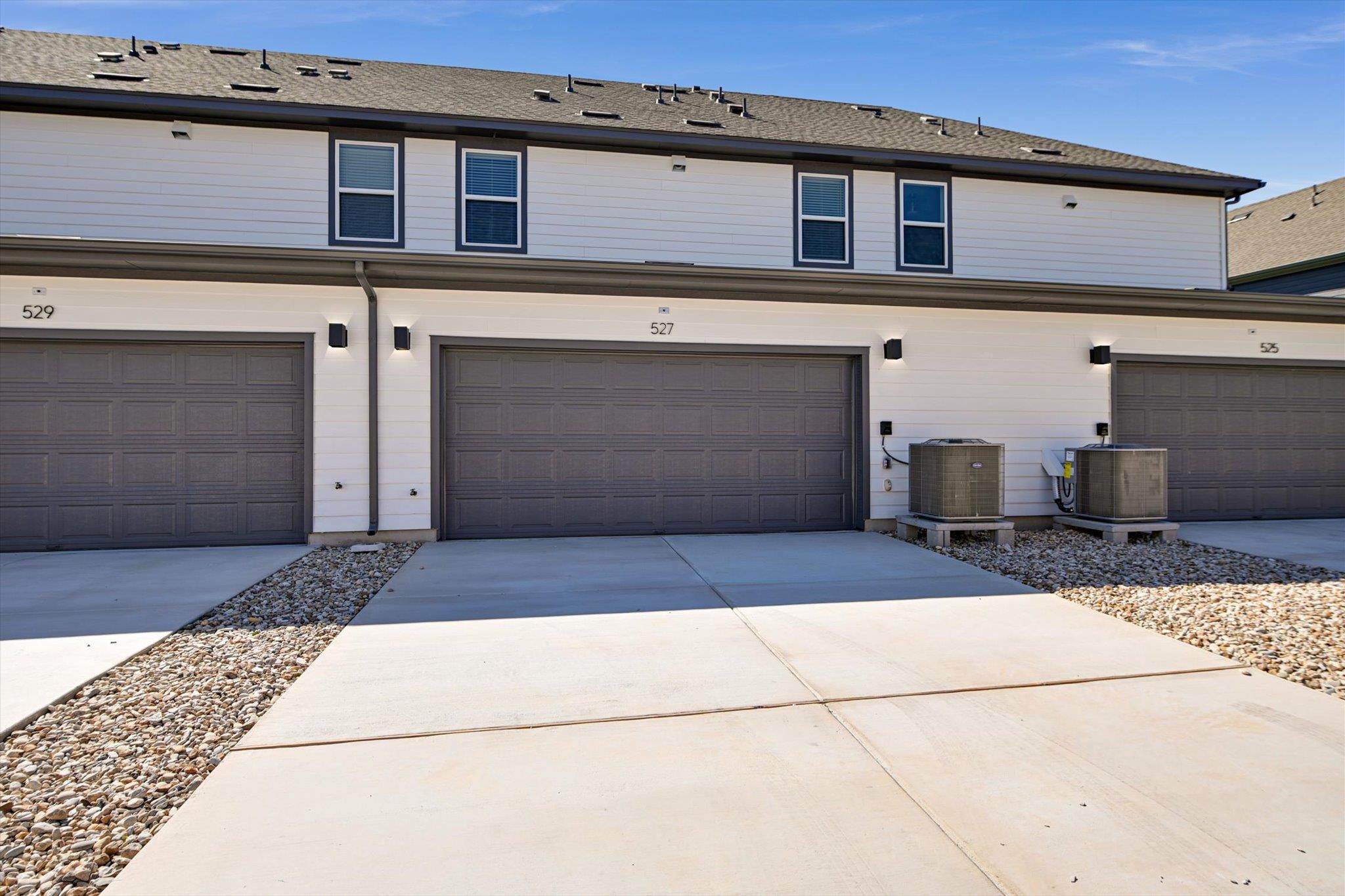 527 Emory Crossing Blvd, Hutto, TX 78634