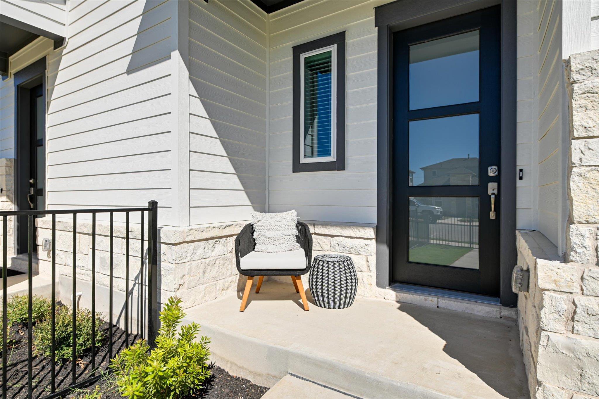 527 Emory Crossing Blvd, Hutto, TX 78634