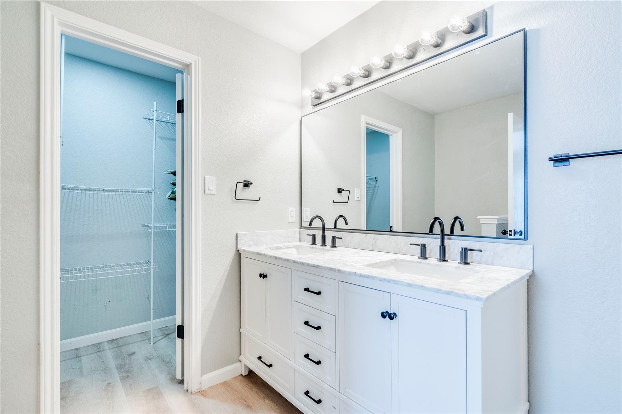 13808 Lothian Dr, Pflugerville, TX 78660