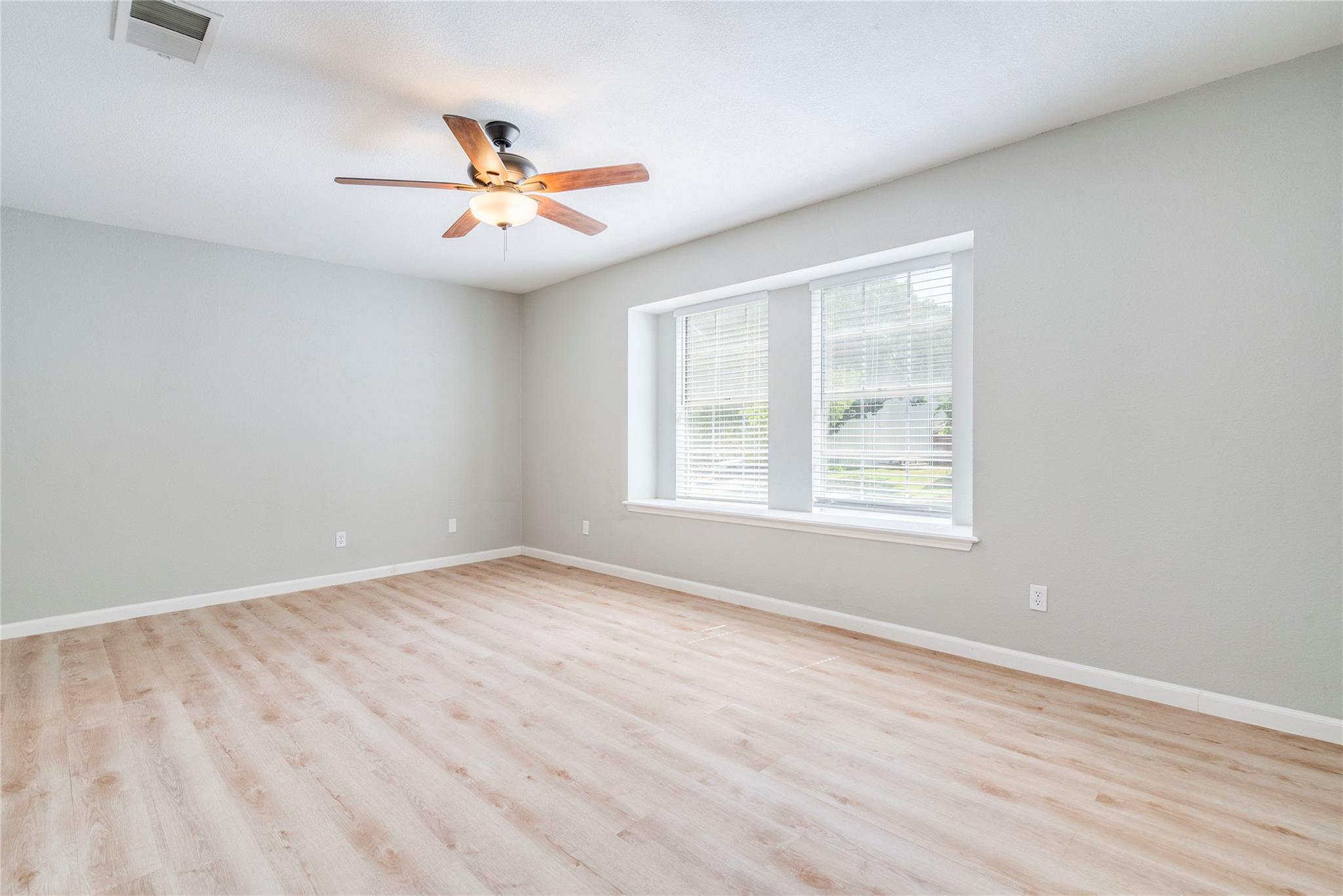 13808 Lothian Dr, Pflugerville, TX 78660