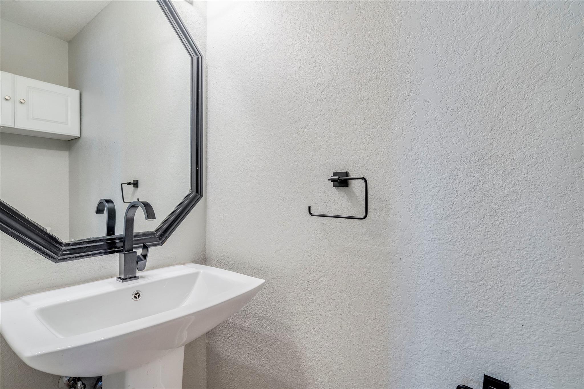 13808 Lothian Dr, Pflugerville, TX 78660