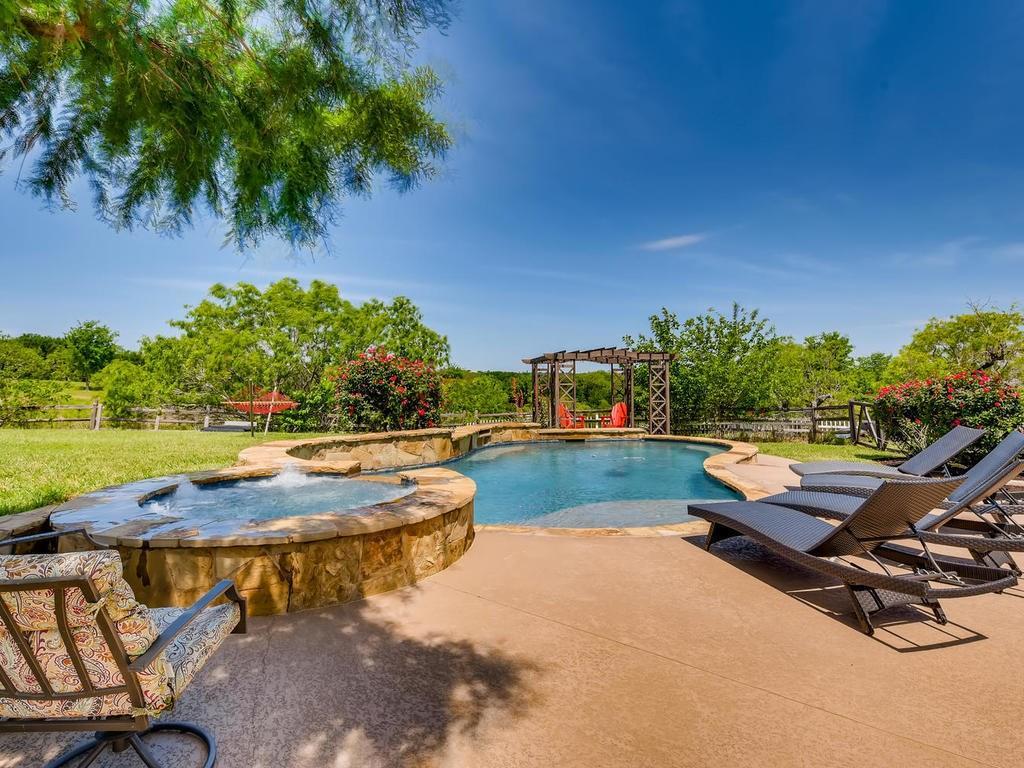 417 Apache Pass, Hutto, TX 78634