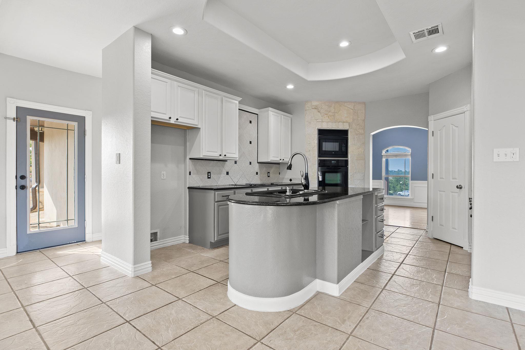 417 Apache Pass, Hutto, TX 78634