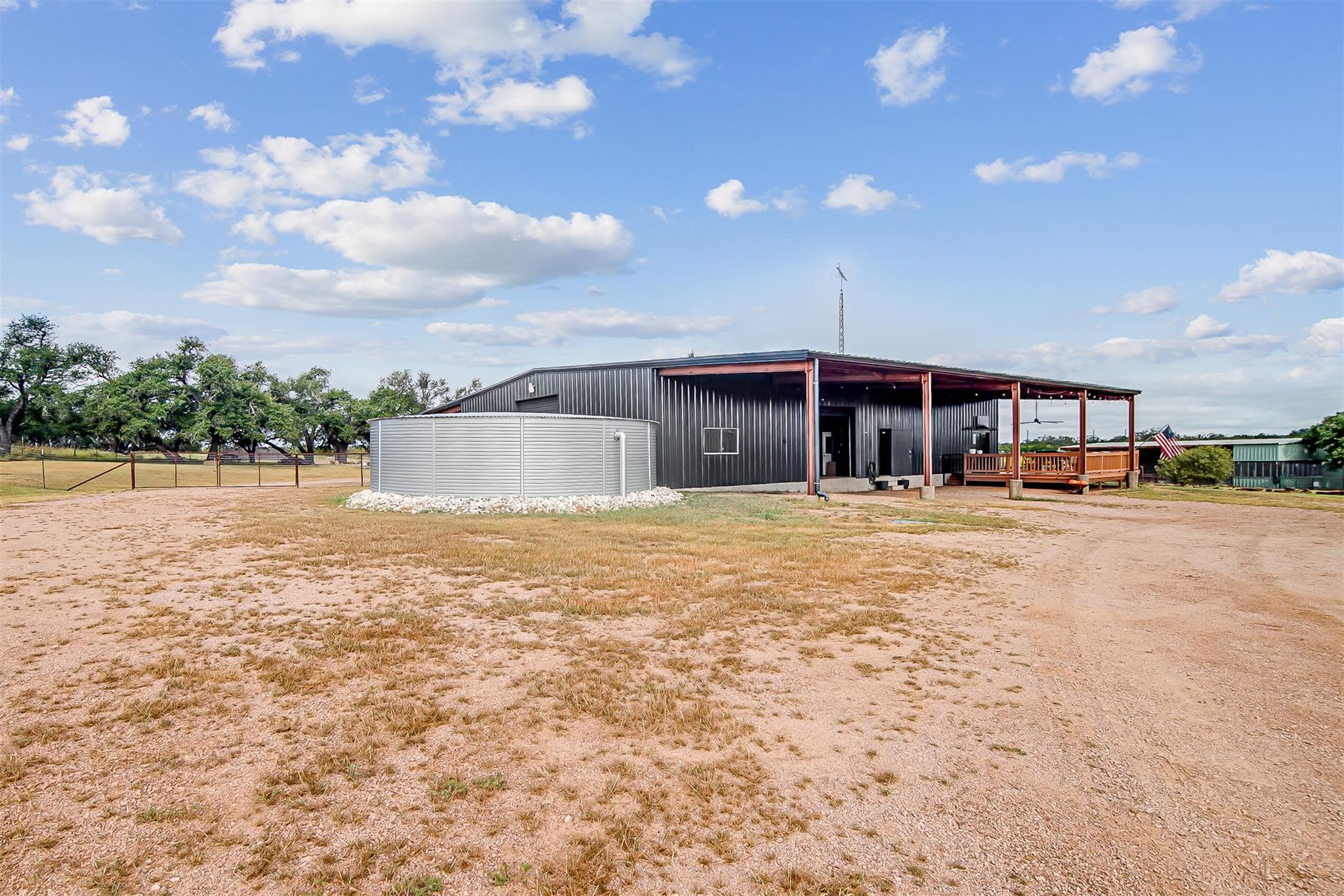 350 Gold Schaefer Rd, Fredericksburg, TX 78624