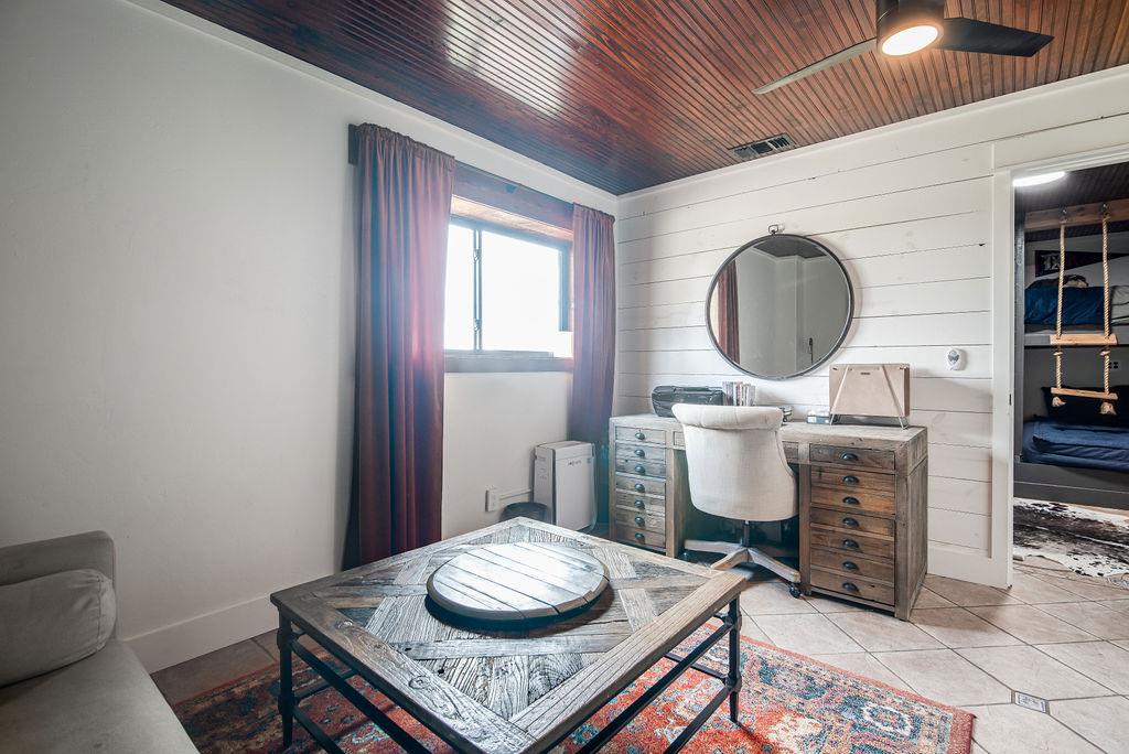 350 Gold Schaefer Rd, Fredericksburg, TX 78624