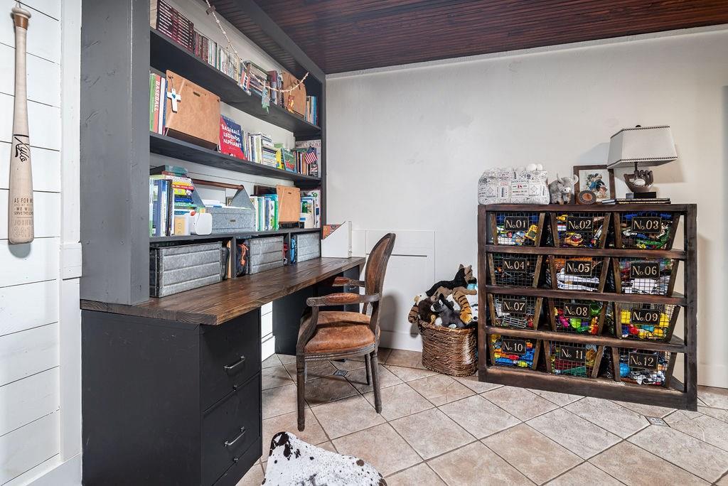 350 Gold Schaefer Rd, Fredericksburg, TX 78624