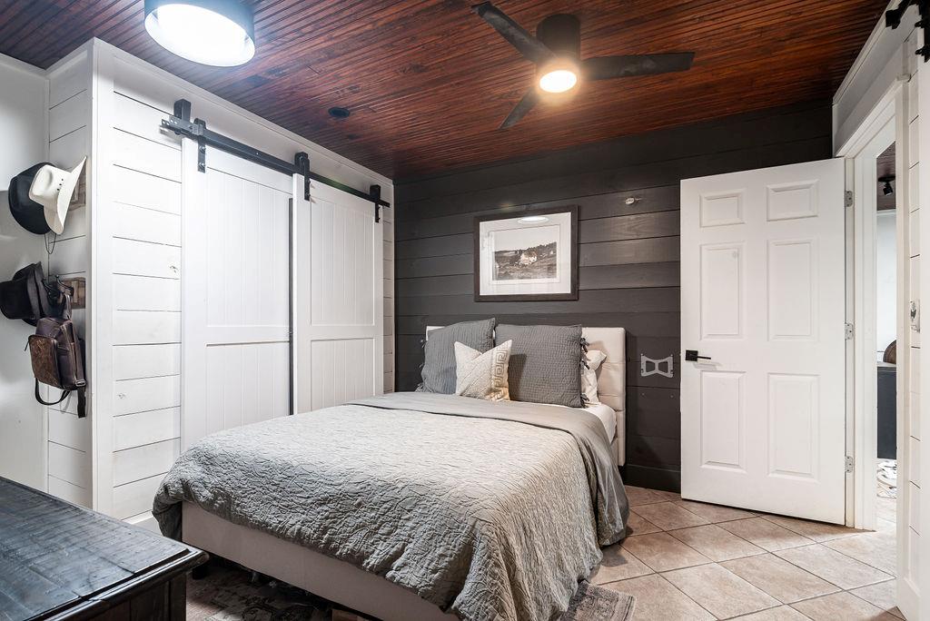 350 Gold Schaefer Rd, Fredericksburg, TX 78624