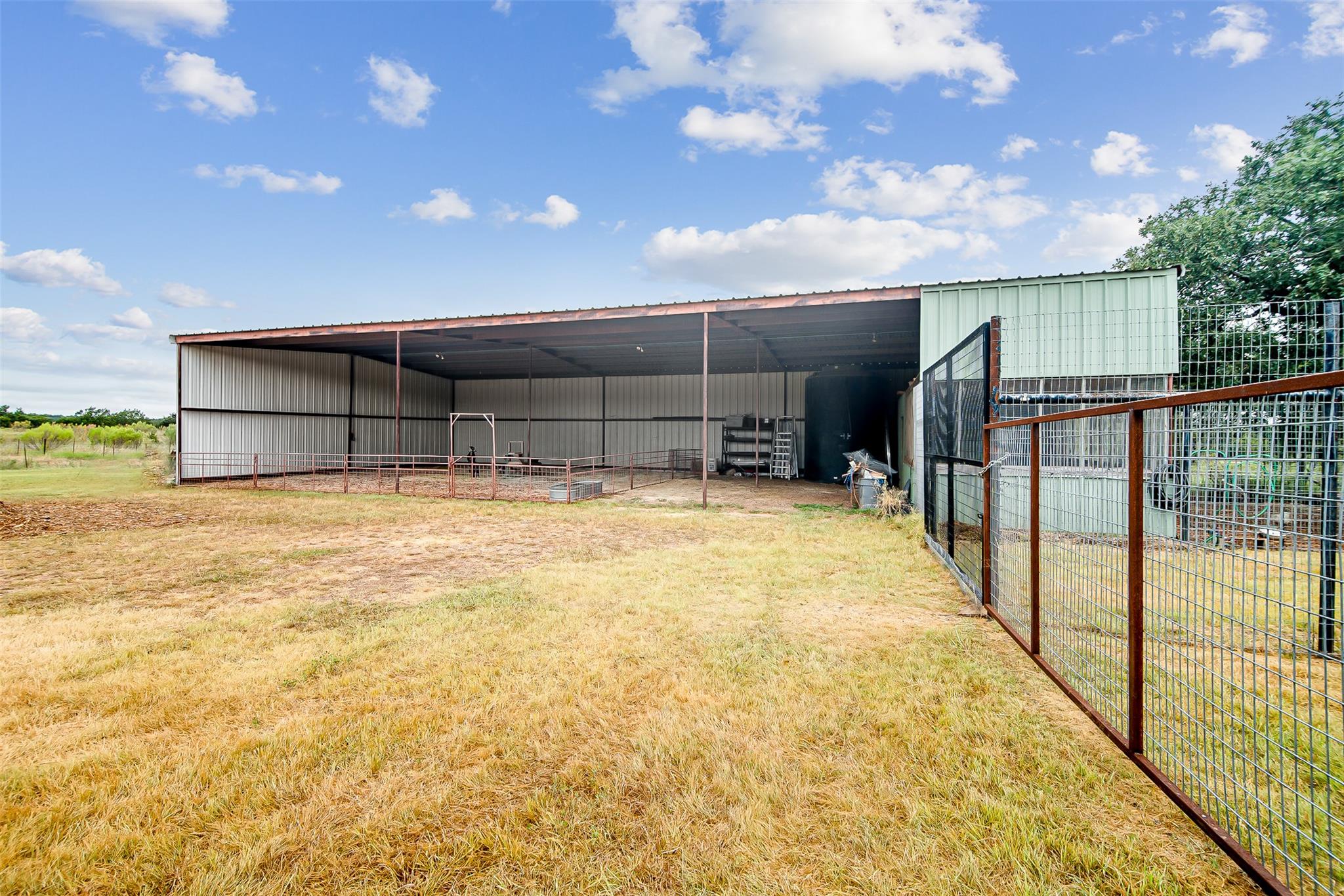 350 Gold Schaefer Rd, Fredericksburg, TX 78624