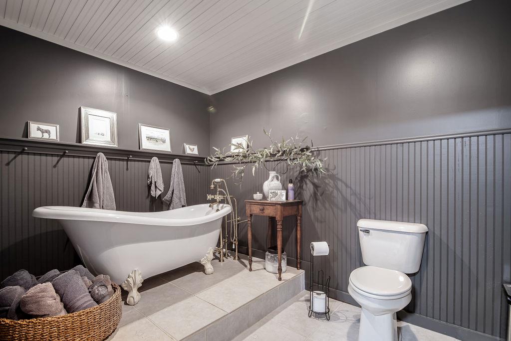 350 Gold Schaefer Rd, Fredericksburg, TX 78624