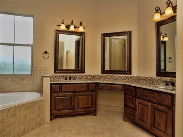 104 Vista Ln, Georgetown, TX 78633