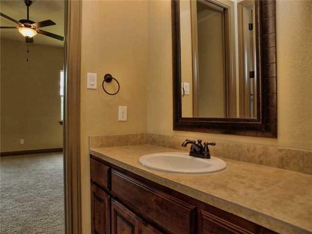 104 Vista Ln, Georgetown, TX 78633