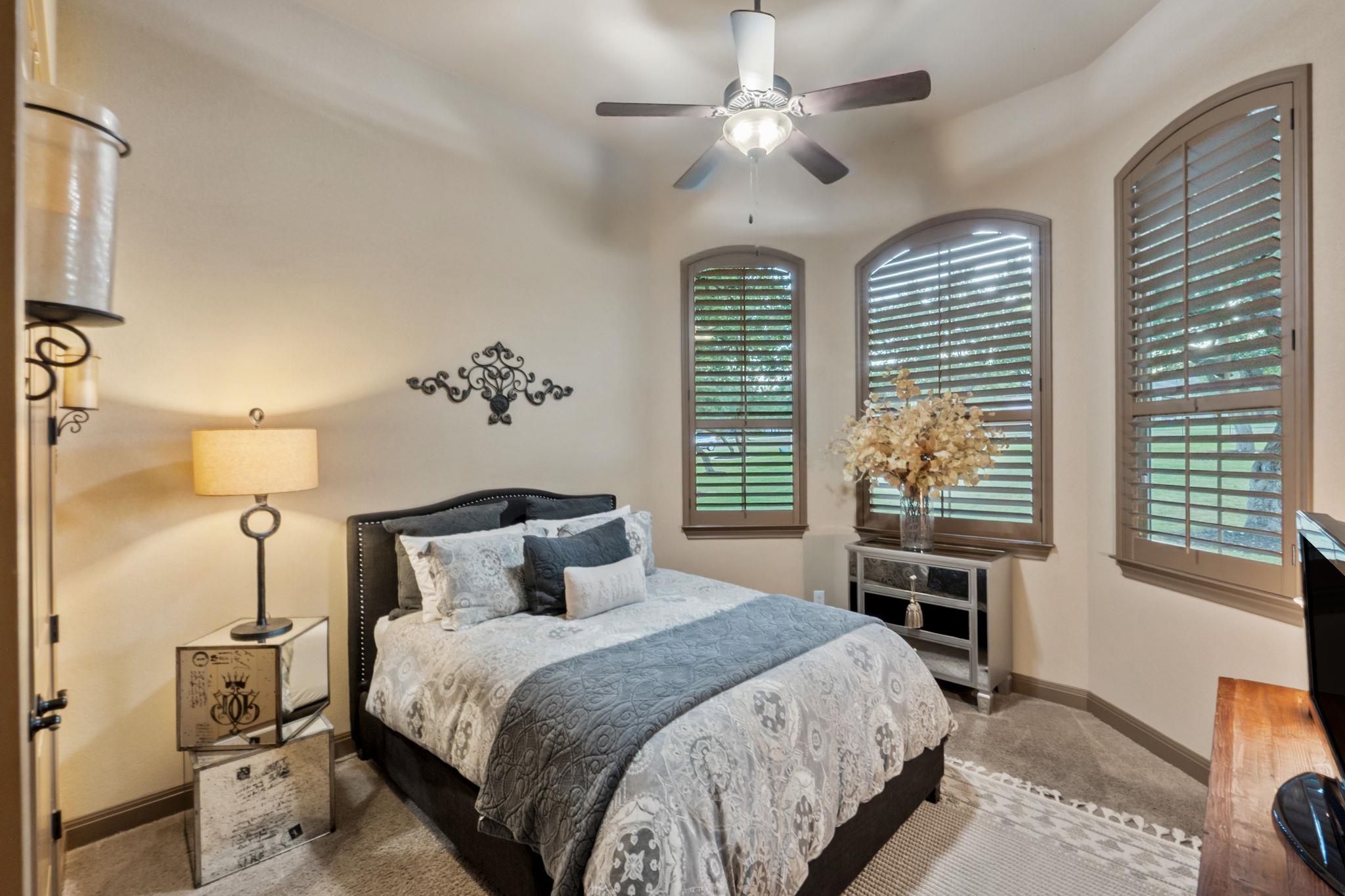 104 Vista Ln, Georgetown, TX 78633