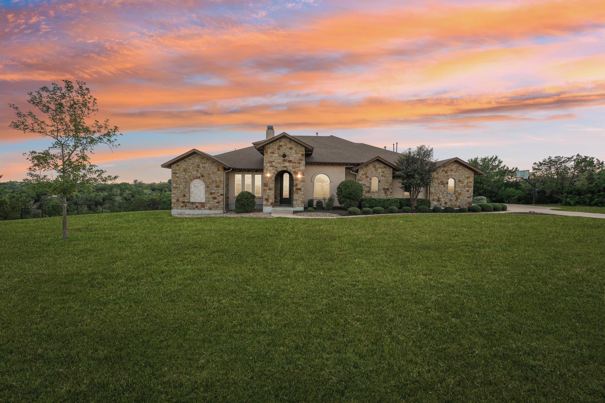 1104 Squaw Vly, Leander, TX 78641