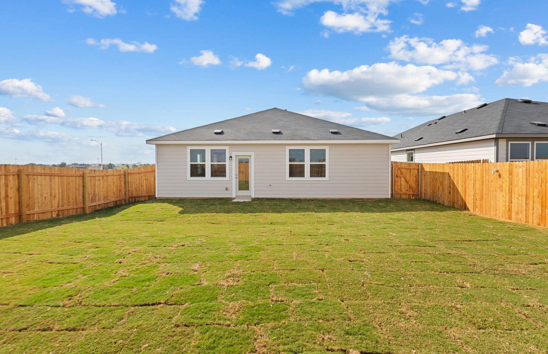 817 Cardenas St, San Marcos, TX 78666