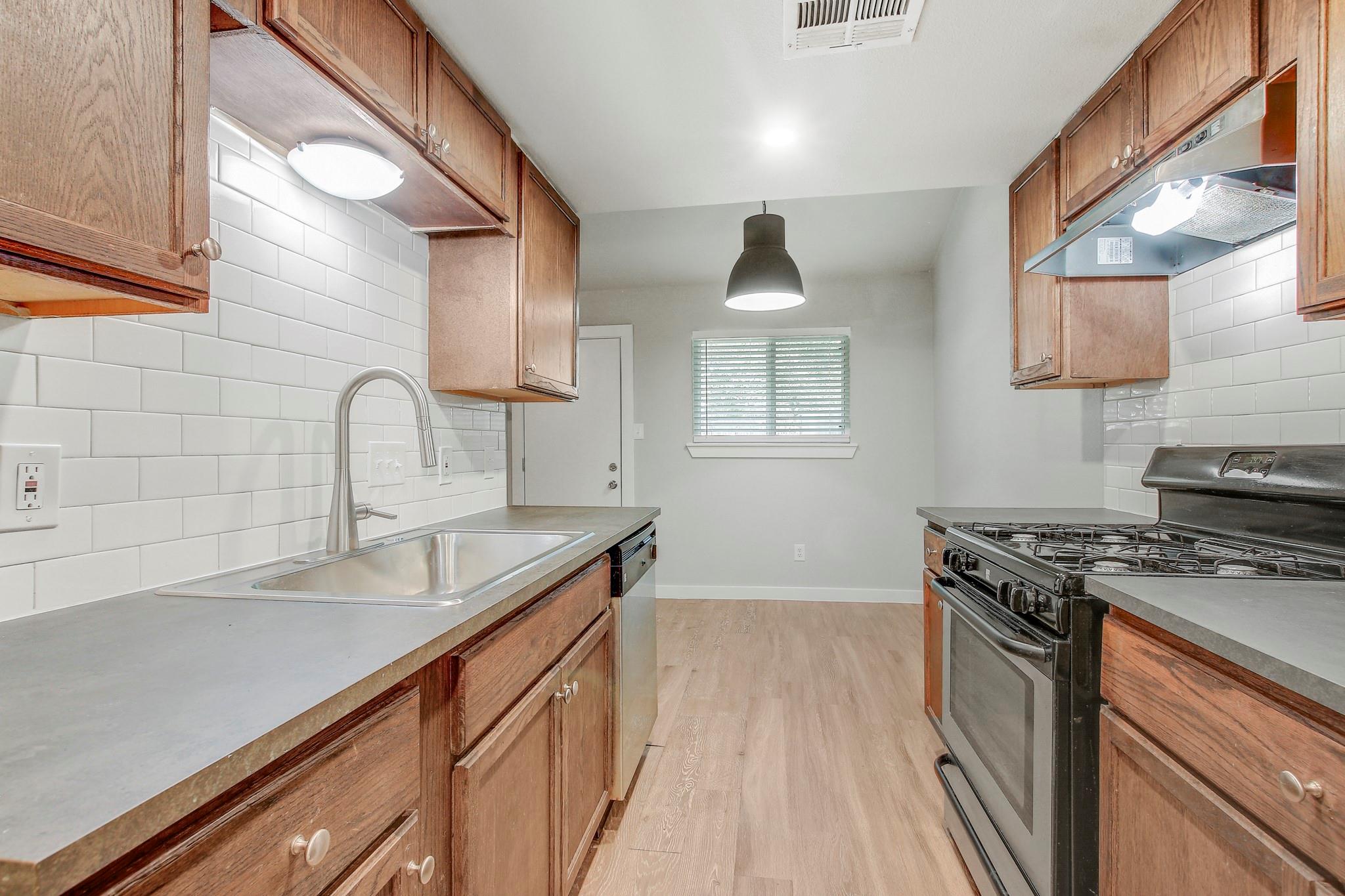 2414 Burleson Ct # A, Austin, TX 78741