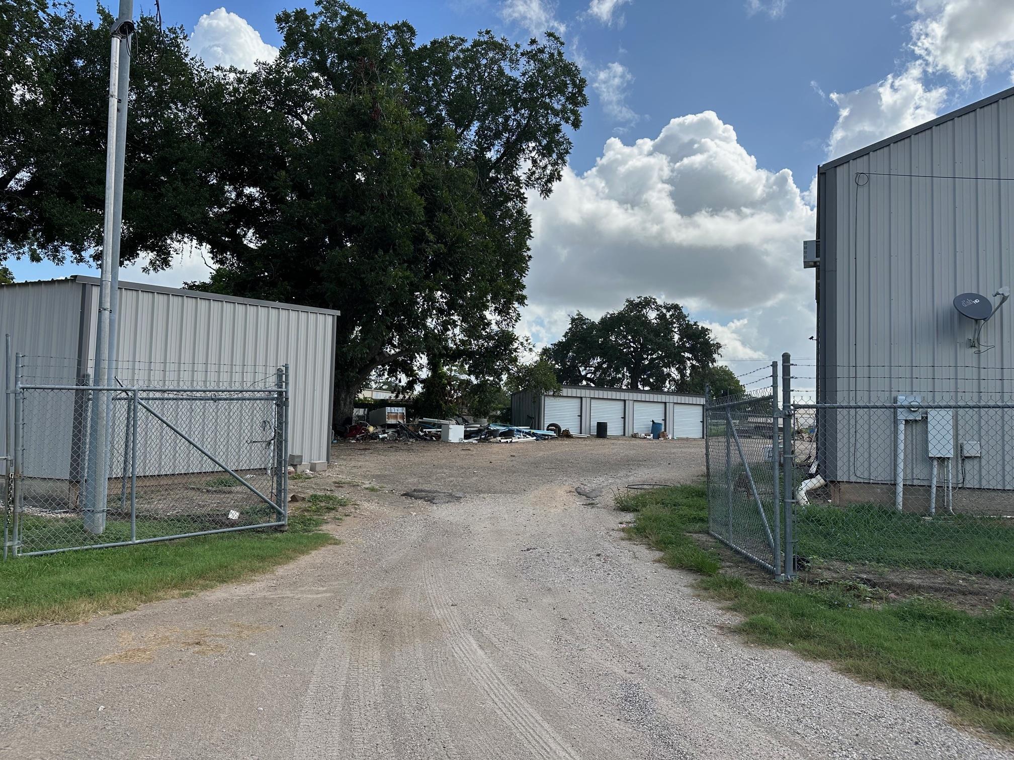 324 W La Fayette St, La Grange, TX 78945