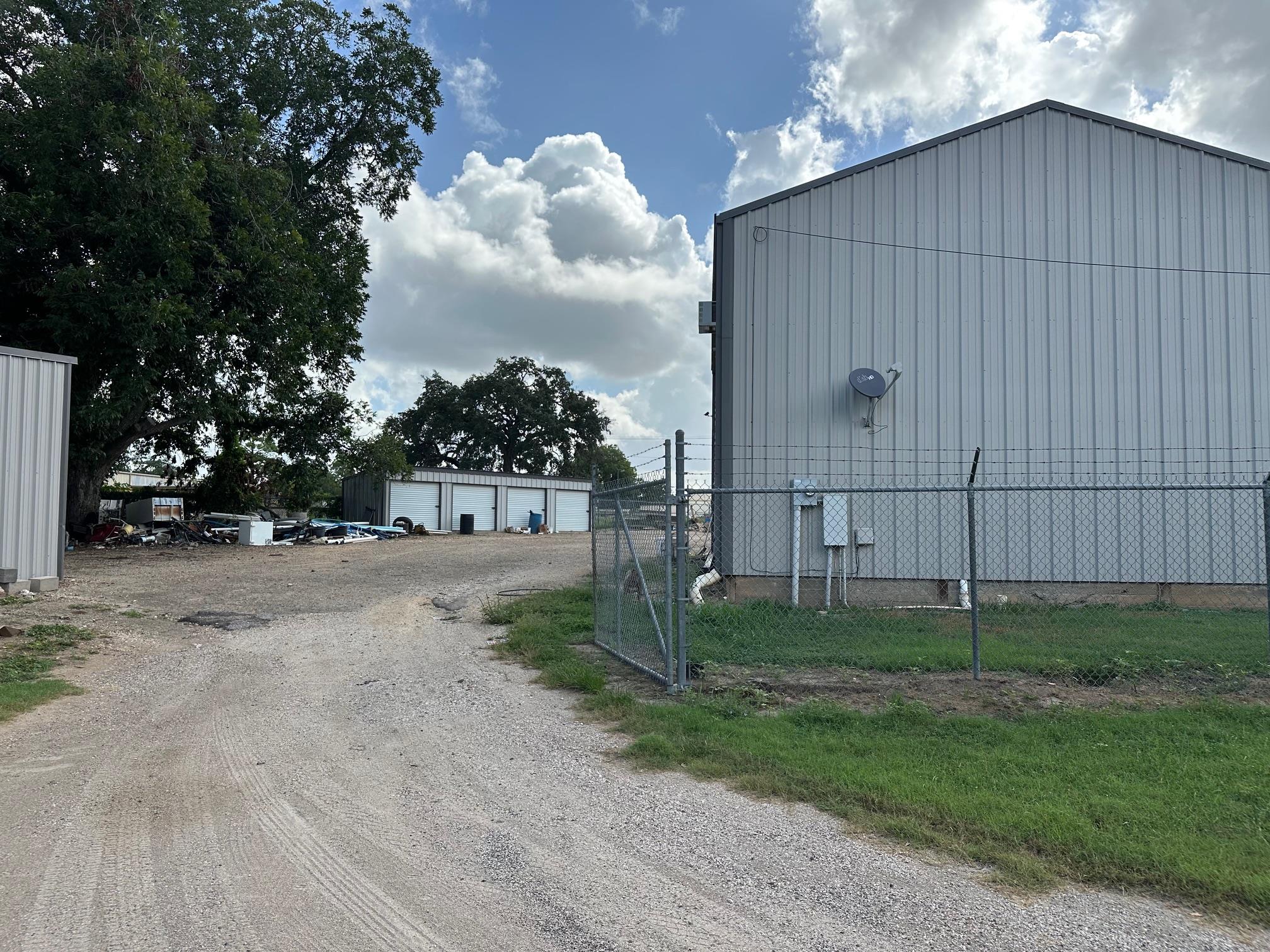 324 W La Fayette St, La Grange, TX 78945