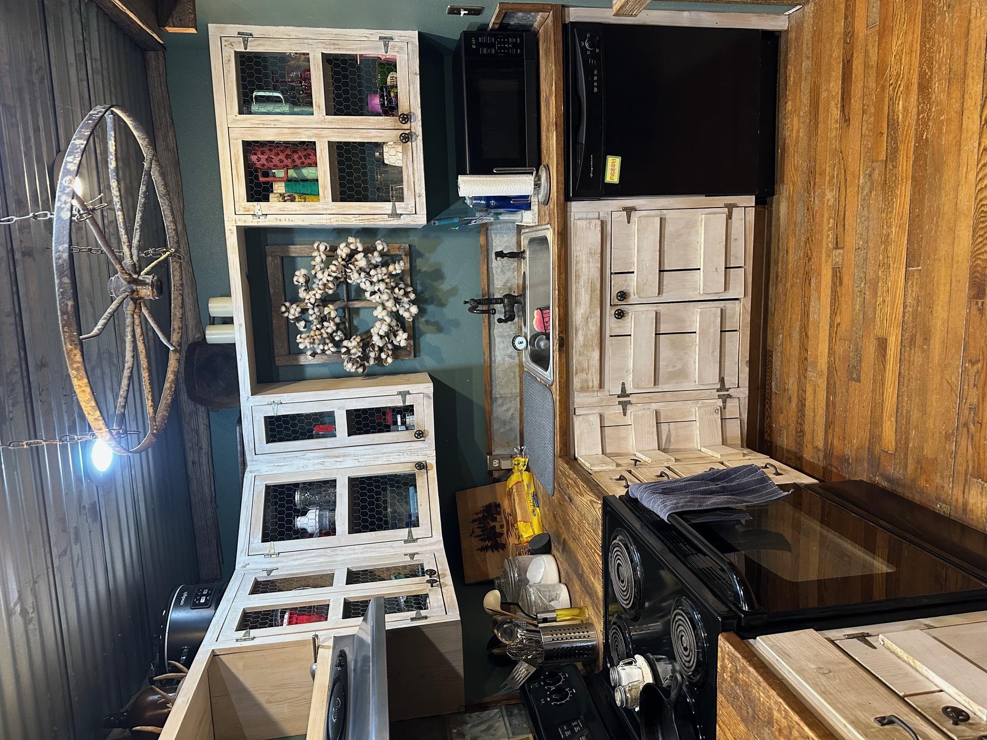 324 W La Fayette St, La Grange, TX 78945