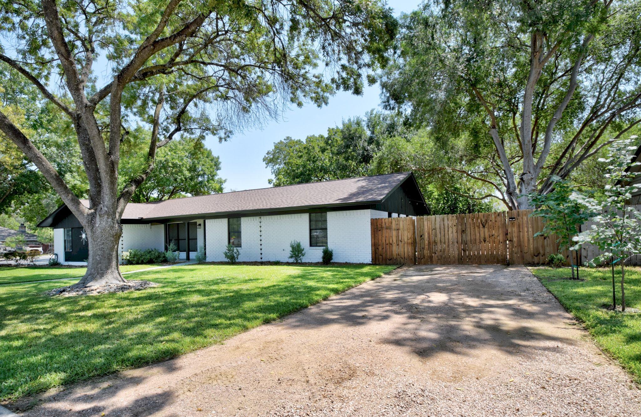 1107 Gardenia Dr, New Braunfels, TX 78130