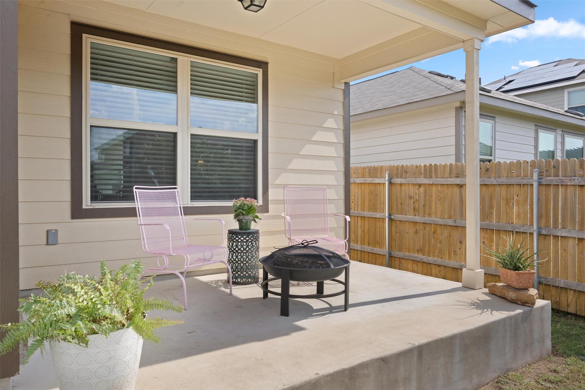 225 Greatest Gift Way, Jarrell, TX 76537