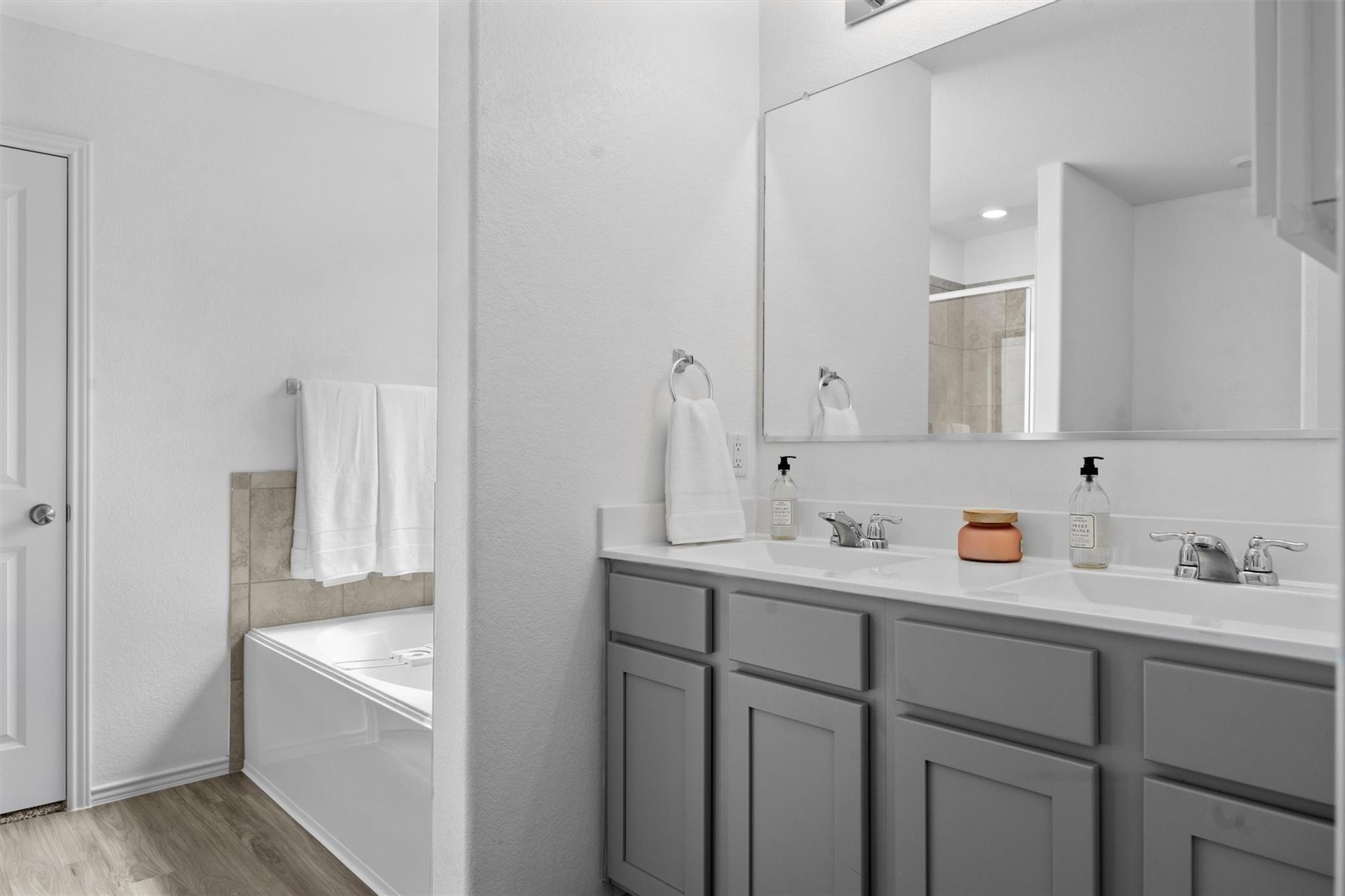 225 Greatest Gift Way, Jarrell, TX 76537