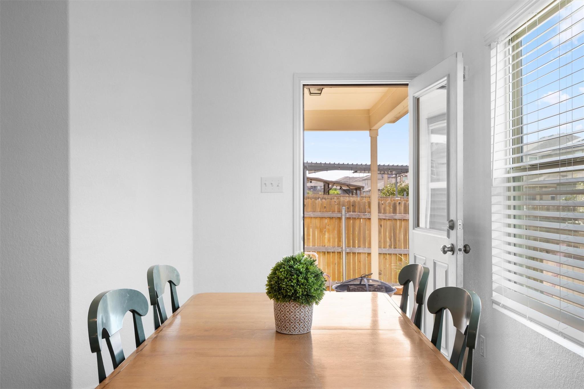 225 Greatest Gift Way, Jarrell, TX 76537