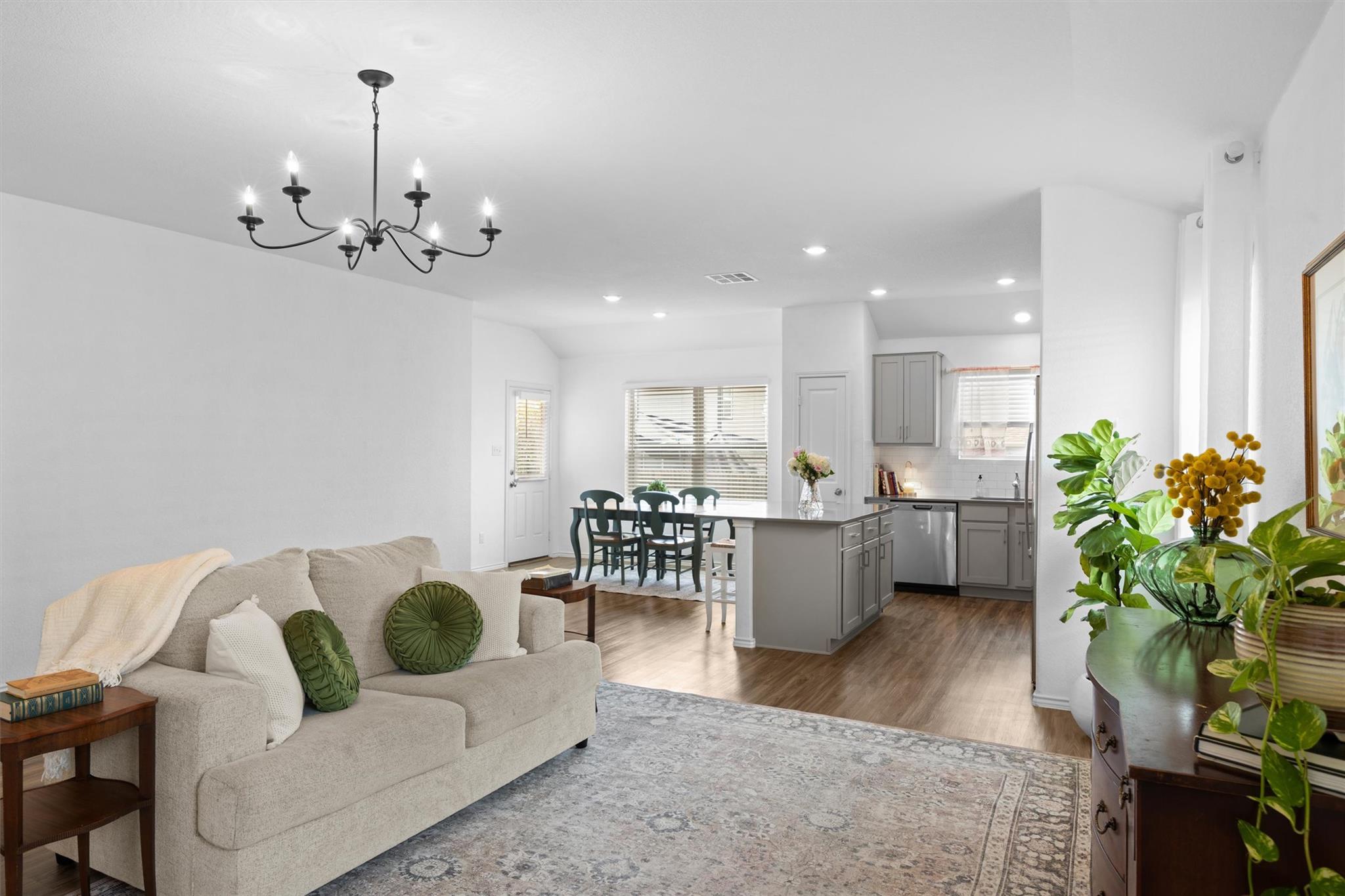 225 Greatest Gift Way, Jarrell, TX 76537