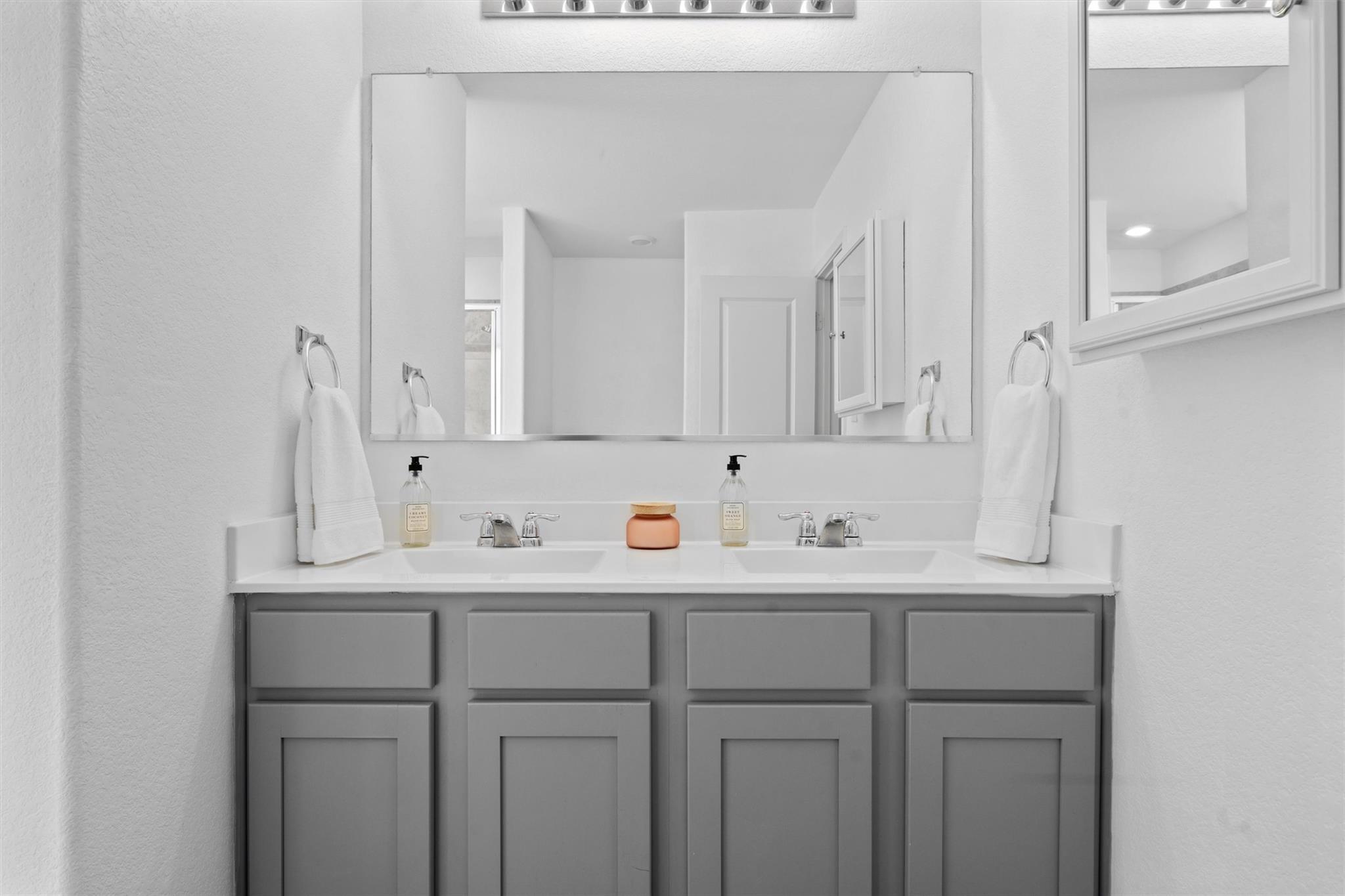 225 Greatest Gift Way, Jarrell, TX 76537