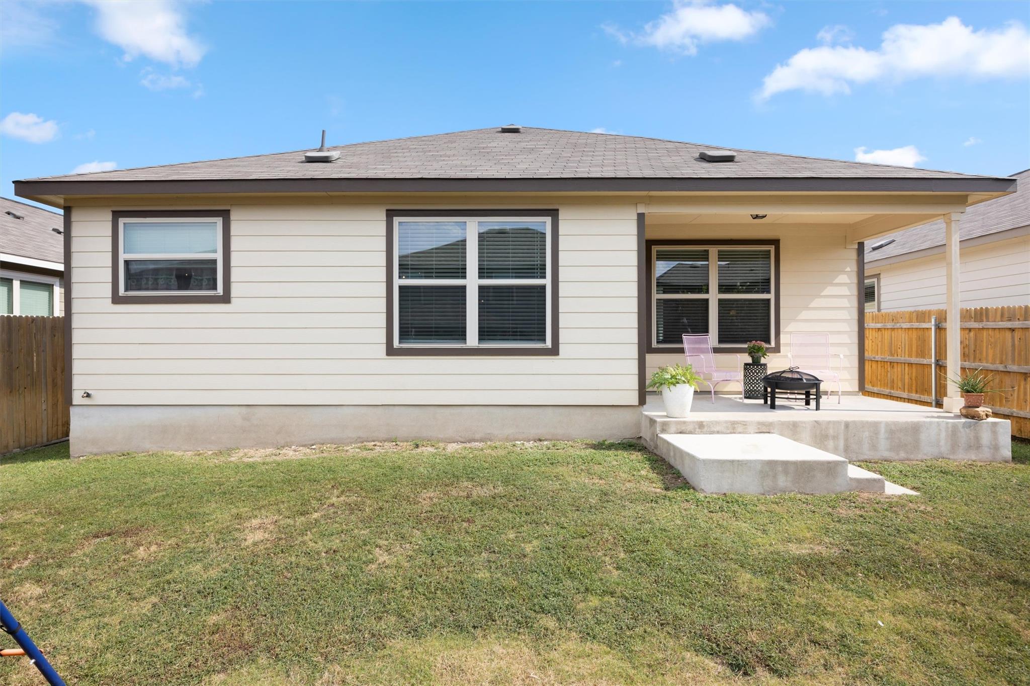 225 Greatest Gift Way, Jarrell, TX 76537