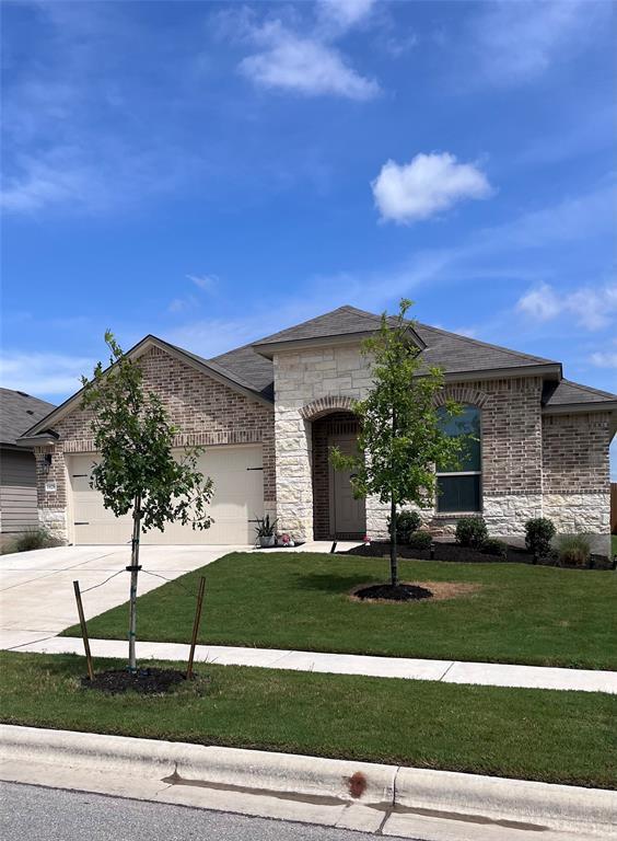 1828 T H Johnson Dr, Taylor, TX 76574