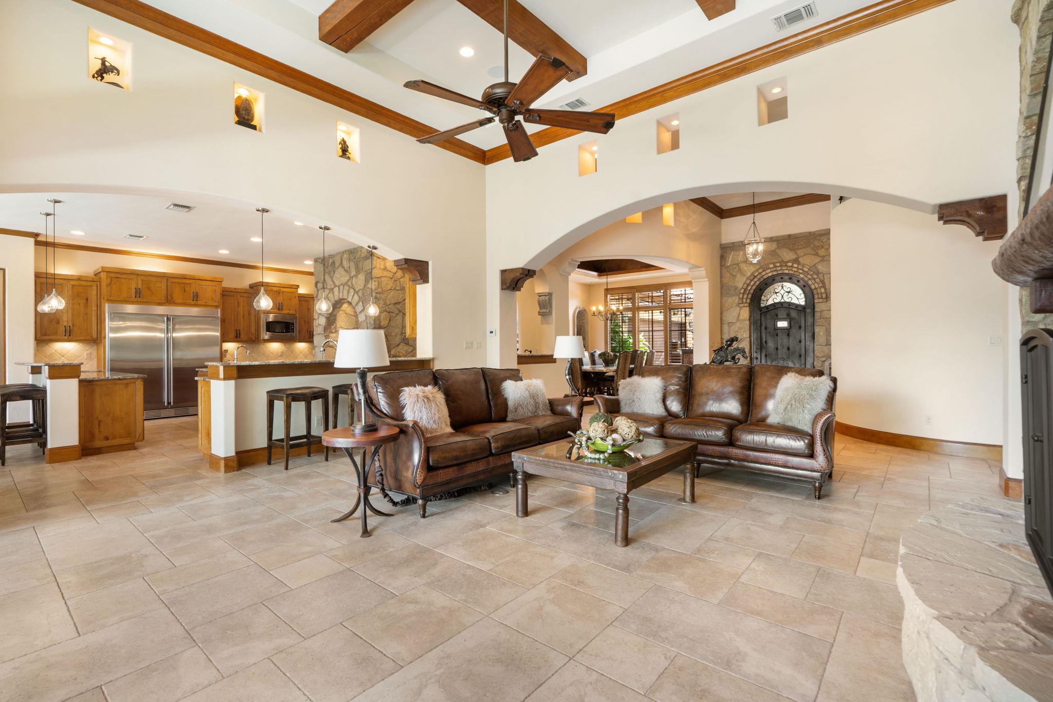 17701 Navigation Ln, Lago Vista, TX 78645