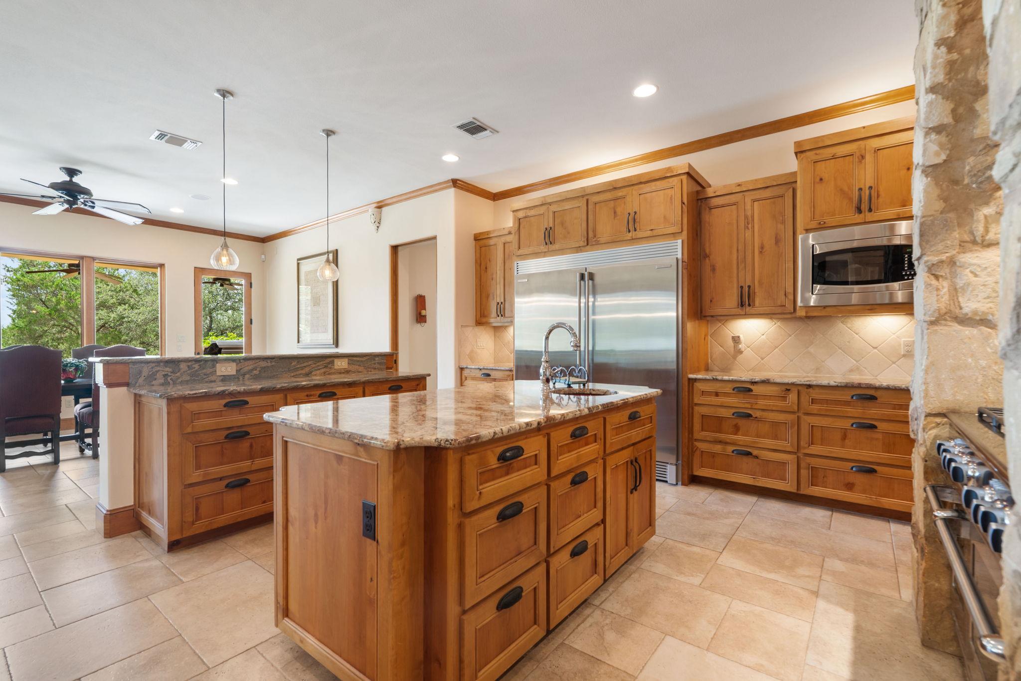 17701 Navigation Ln, Lago Vista, TX 78645