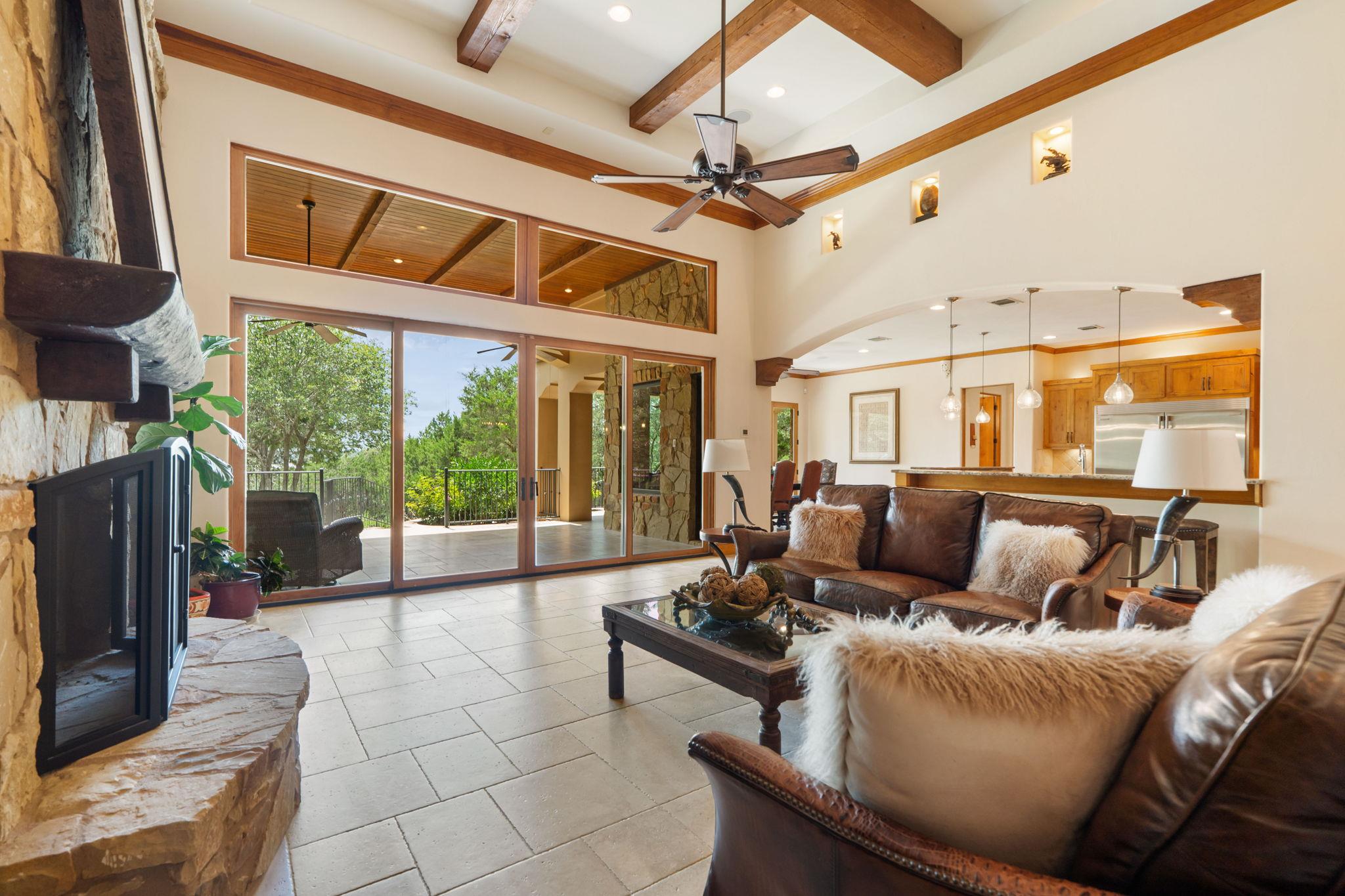 17701 Navigation Ln, Lago Vista, TX 78645