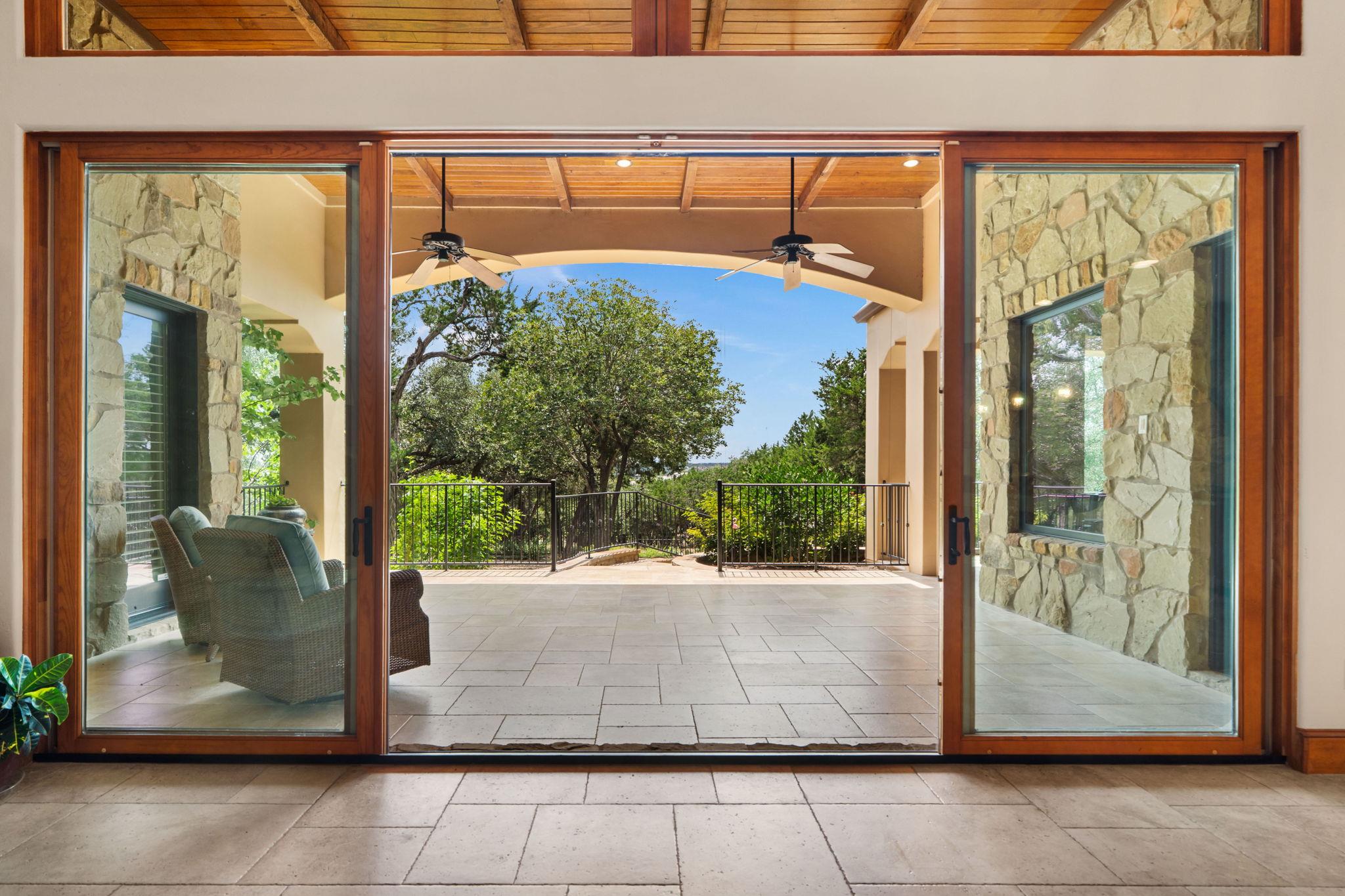 17701 Navigation Ln, Lago Vista, TX 78645