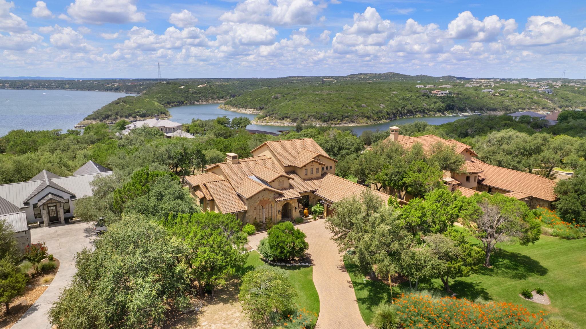 17701 Navigation Ln, Lago Vista, TX 78645