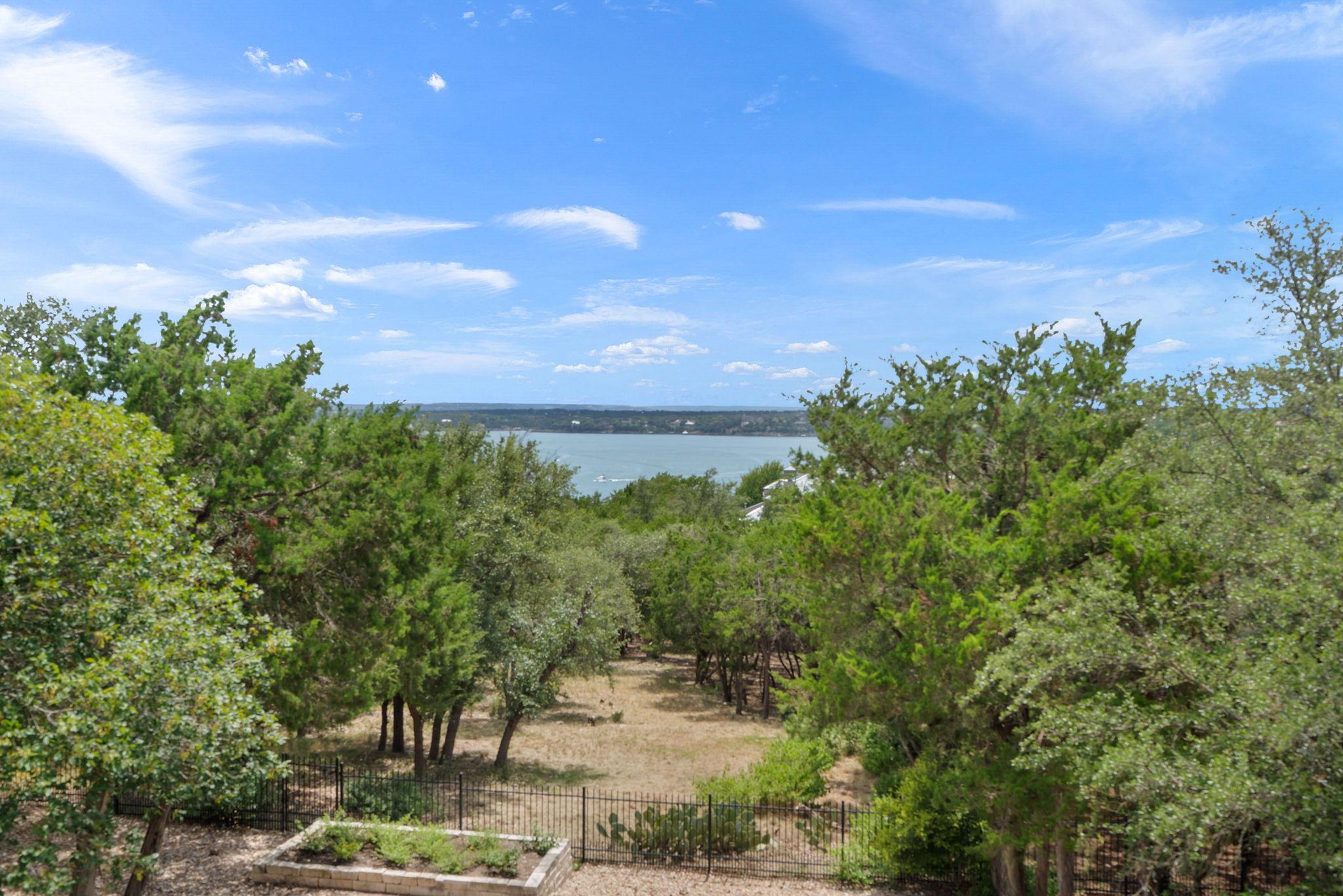 17701 Navigation Ln, Lago Vista, TX 78645