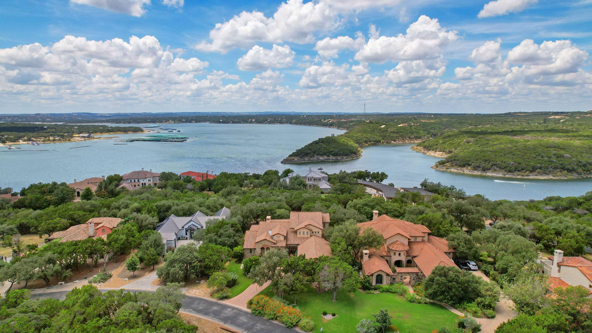 17701 Navigation Ln, Lago Vista, TX 78645