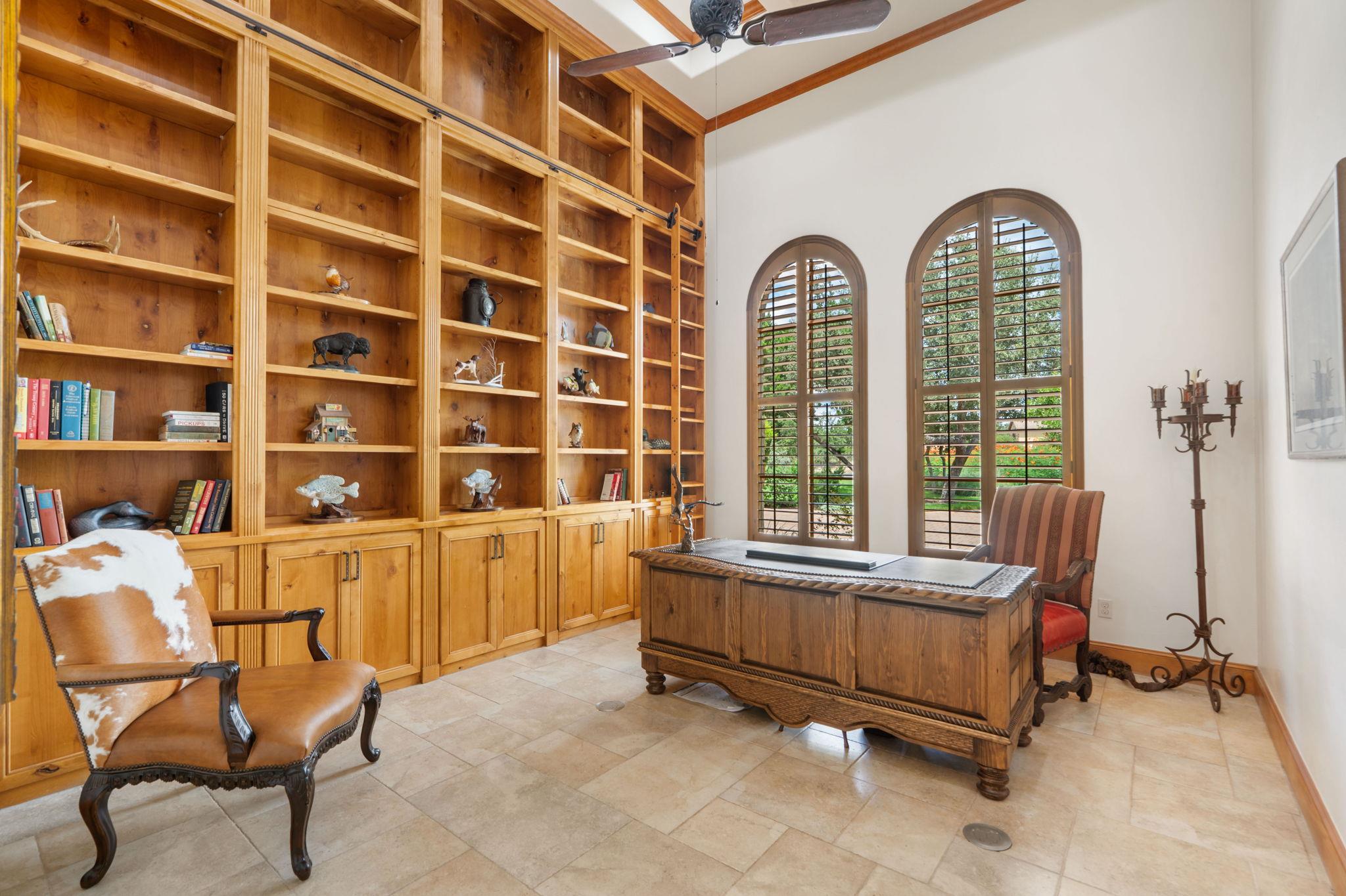 17701 Navigation Ln, Lago Vista, TX 78645