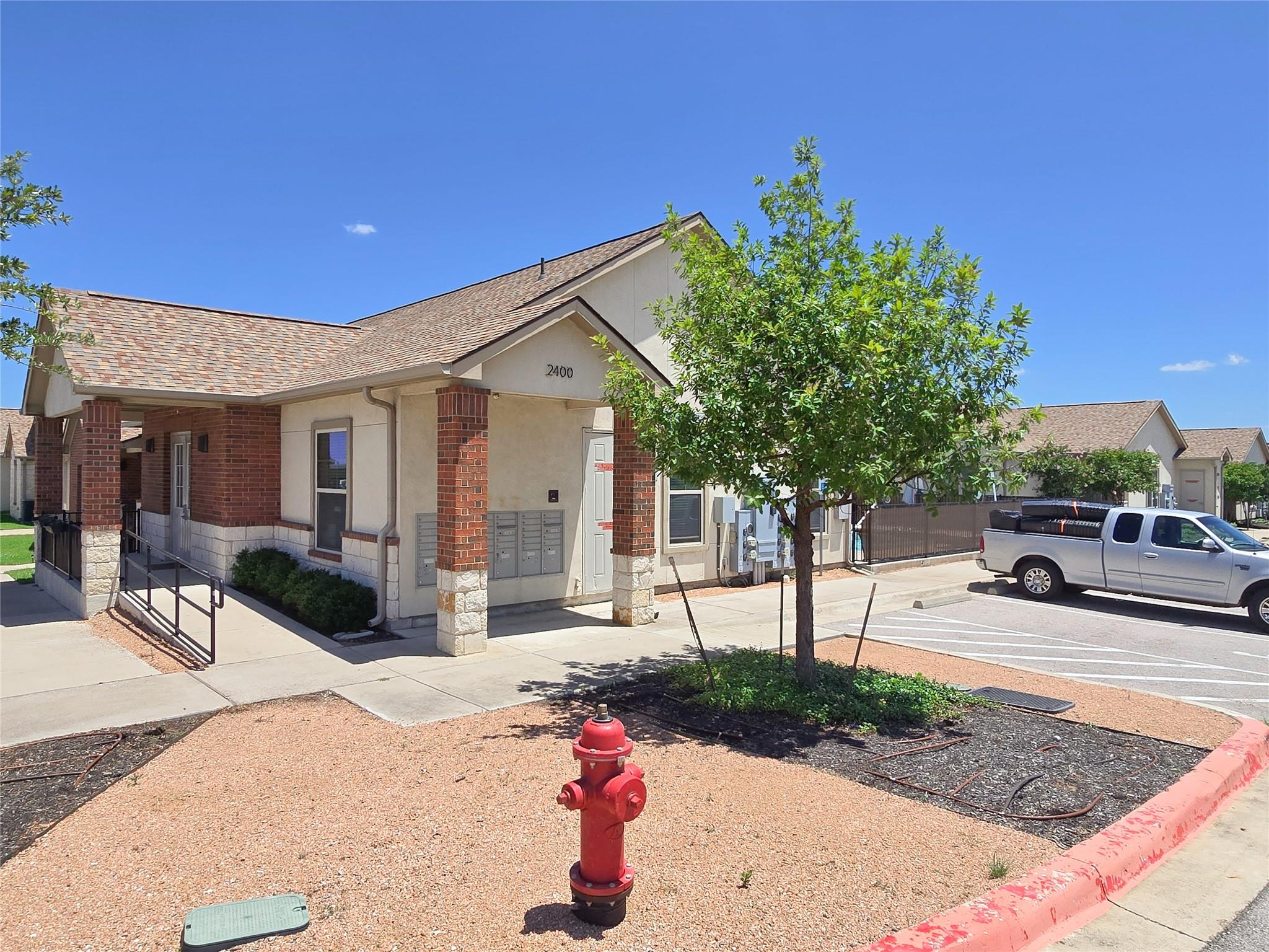 2400 Louis Henna Blvd # 203, Round Rock, TX 78664