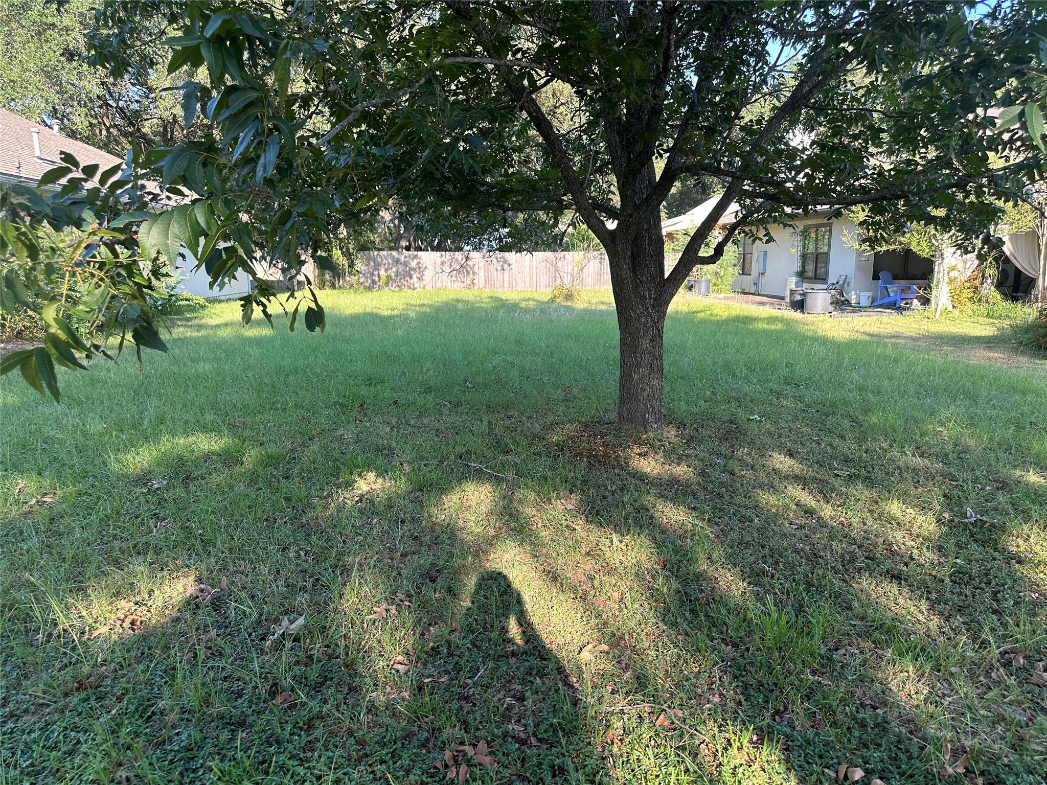 502 Leah Ln, Smithville, TX 78957