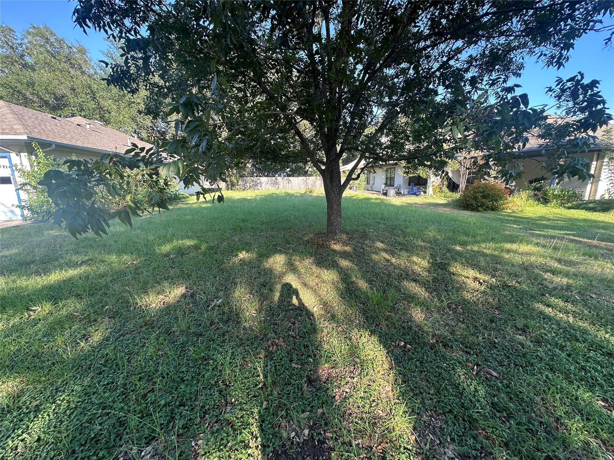 502 Leah Ln, Smithville, TX 78957