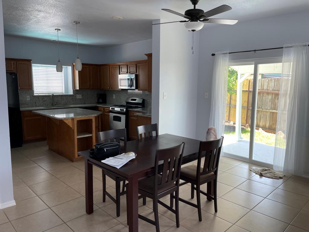 2108 Zephyr Ln, Round Rock, TX 78664